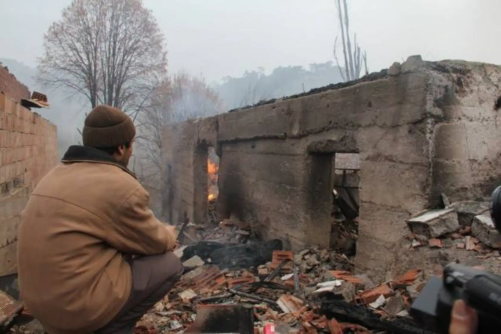 Çorum'da yangın: 29 ev kül oldu