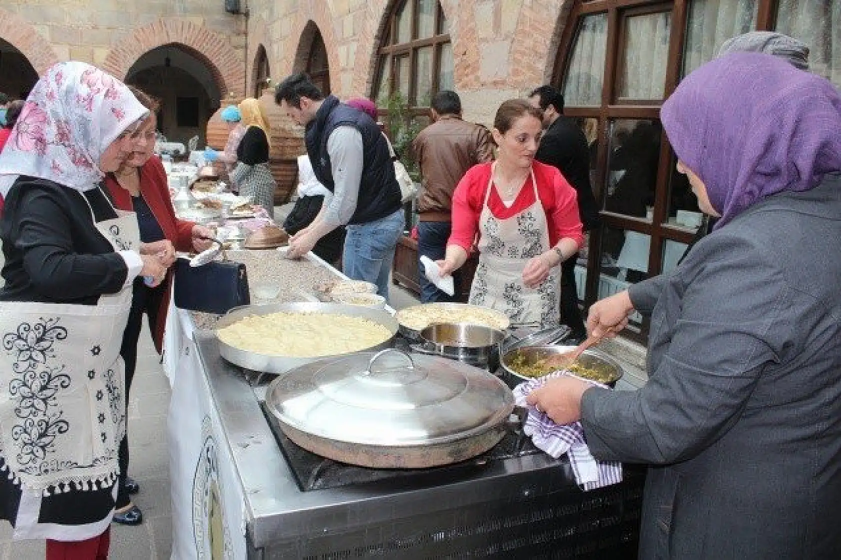 Kastamonu'nun lezzetleri 600 yıllık handa yarıştı