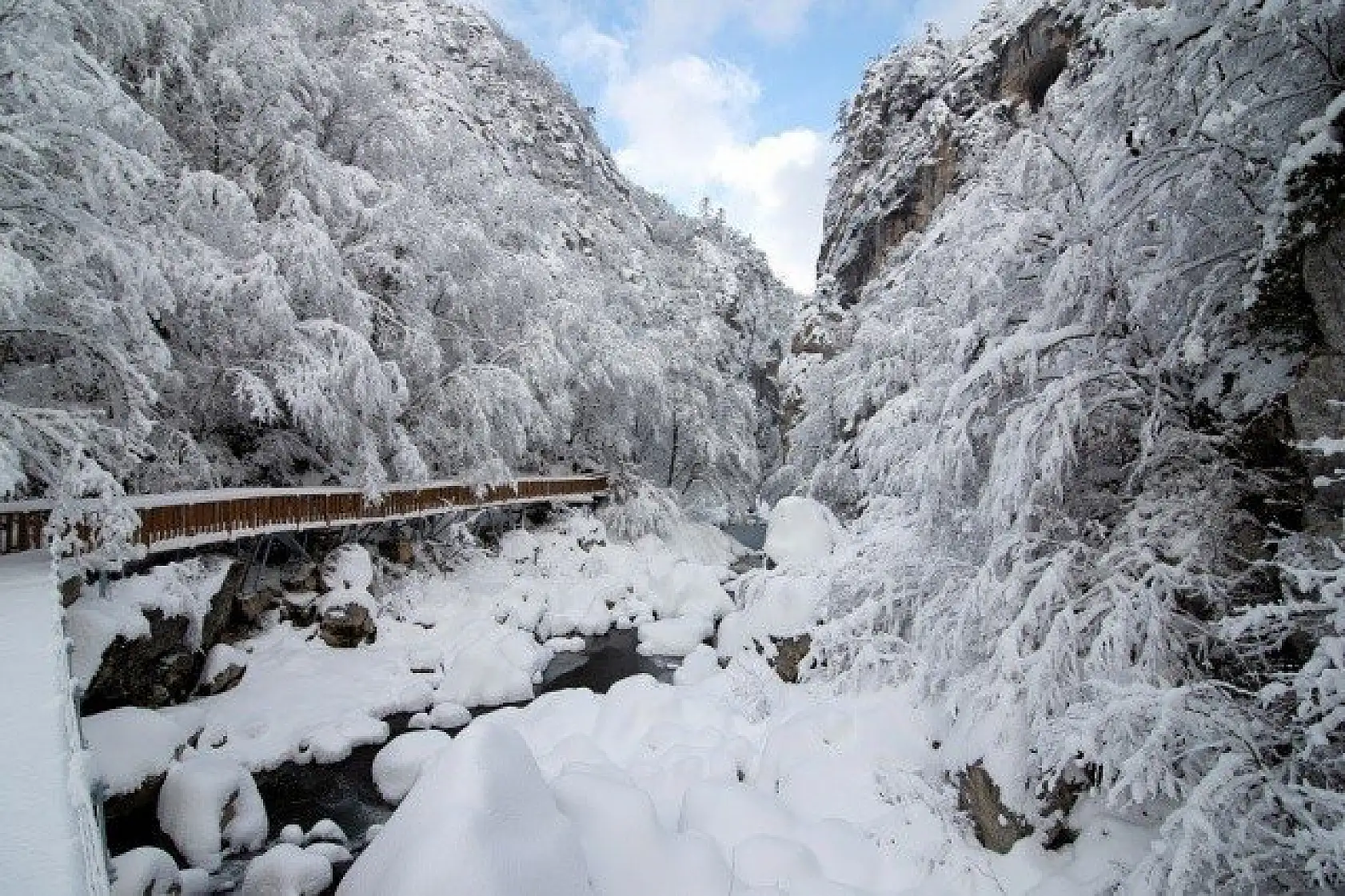 Kastamonu'daki Horma Kanyonu kar altında doyumsuz manzaralar sunuyor