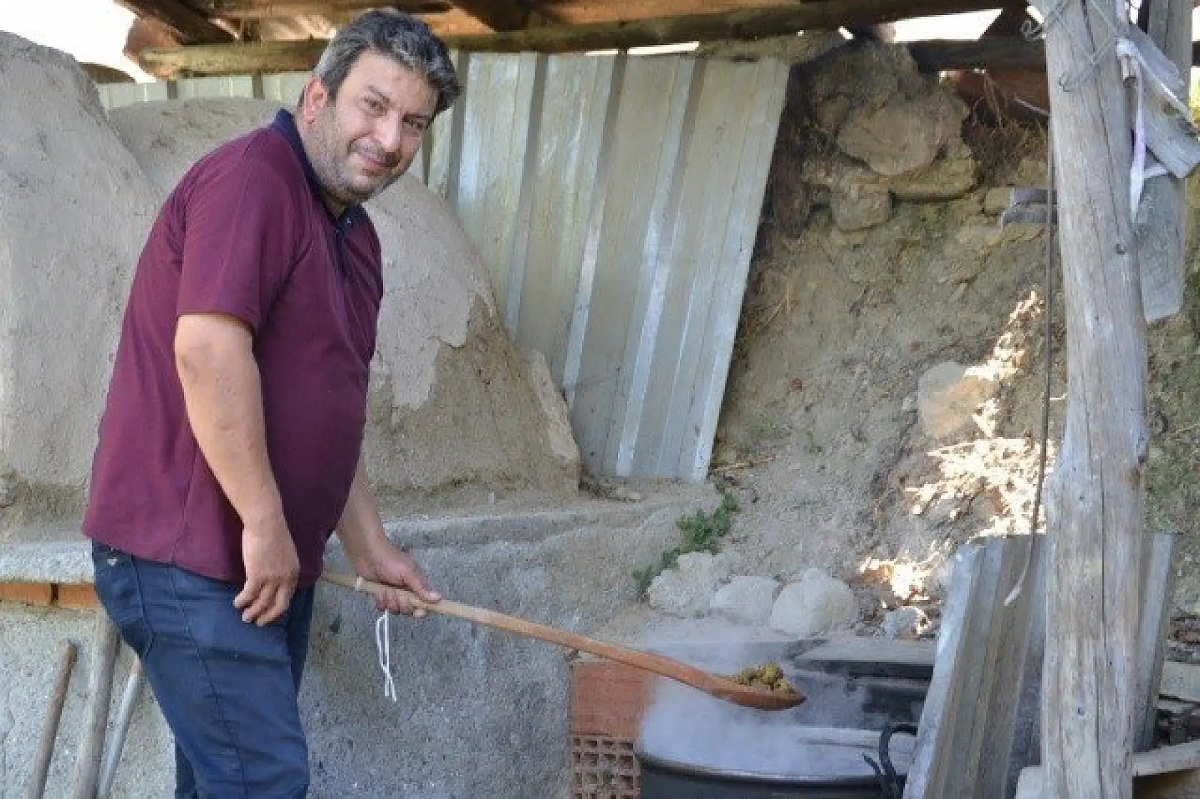 Çam kozalağından üretilen pekmez ilgi görüyor