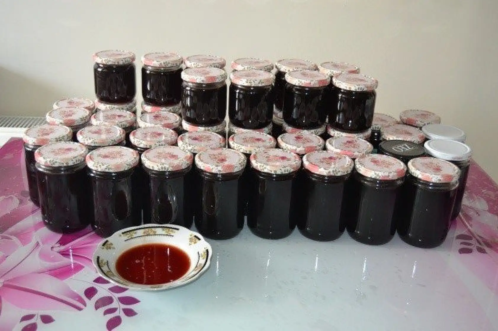 Çam kozalağından üretilen pekmez ilgi görüyor