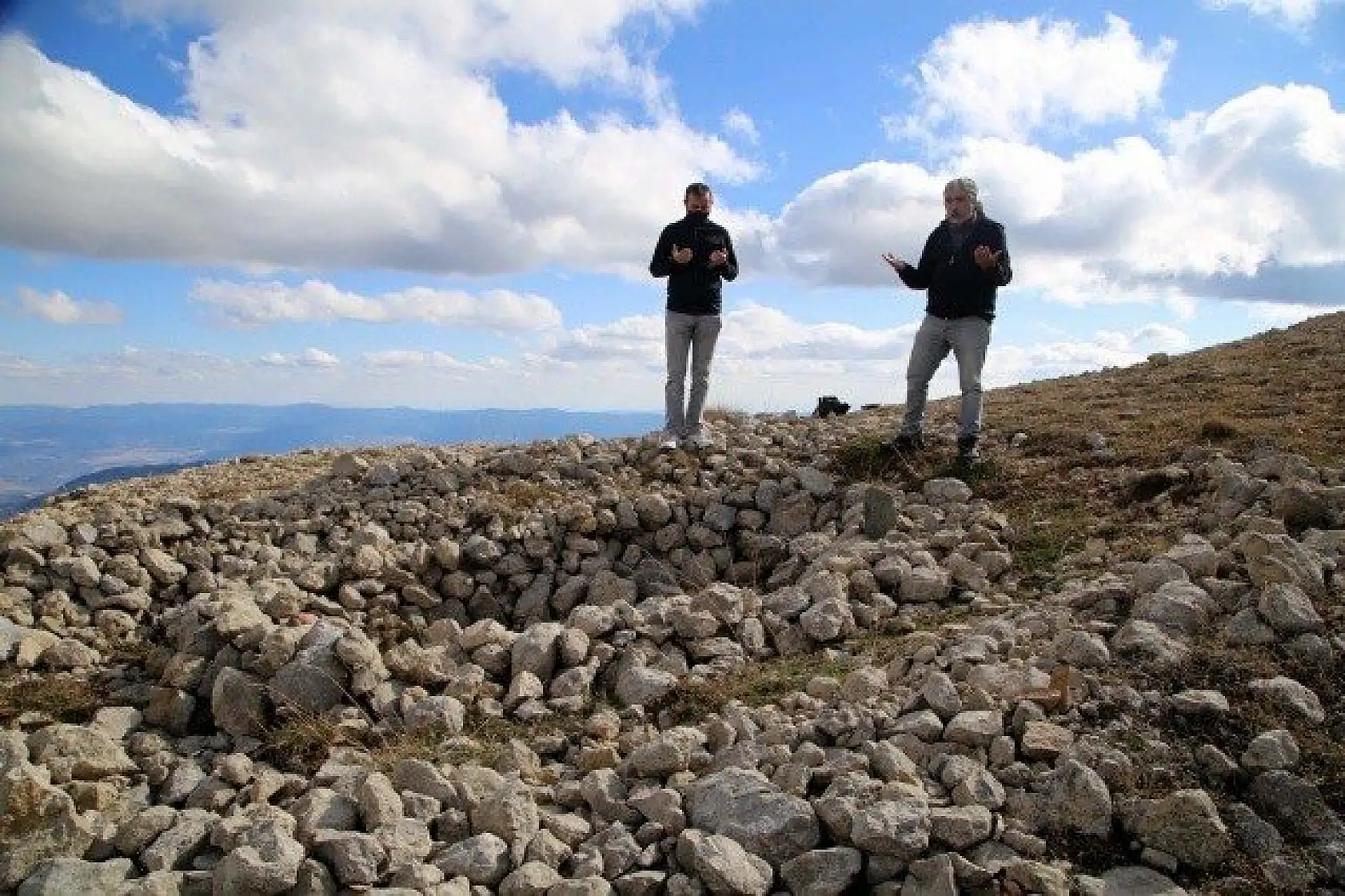 Ilgaz Dağı'nın zirvesindeki mezarlar dikkat çekiyor