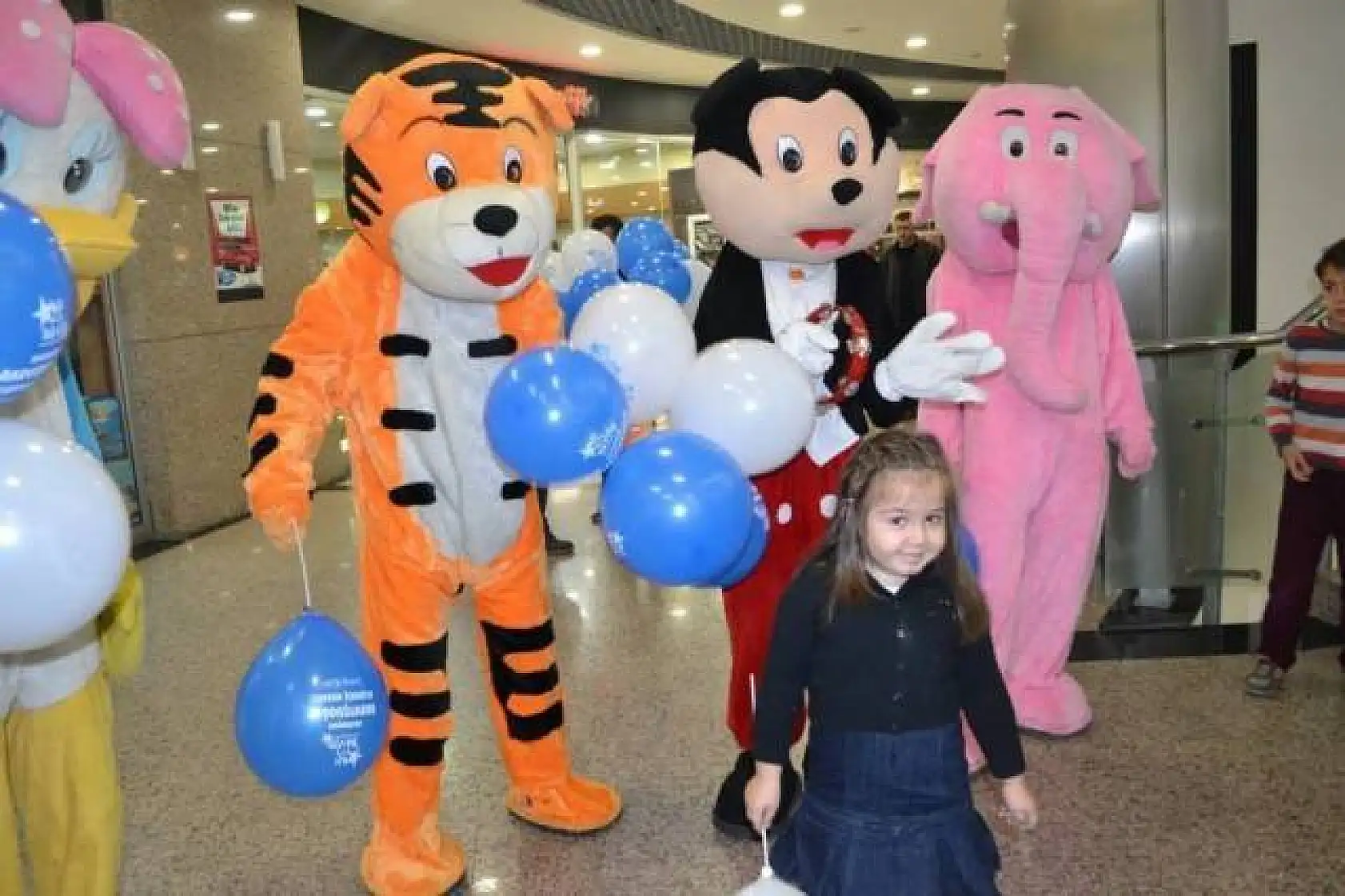 Barutçuoğlu AVM çocukları şaşırttı