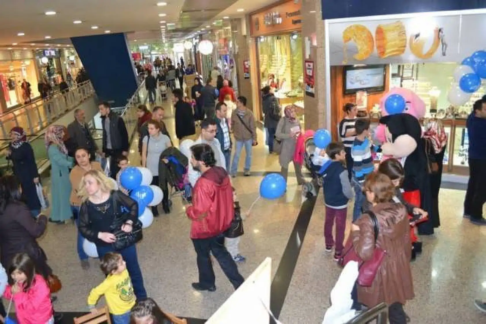 Barutçuoğlu AVM çocukları şaşırttı