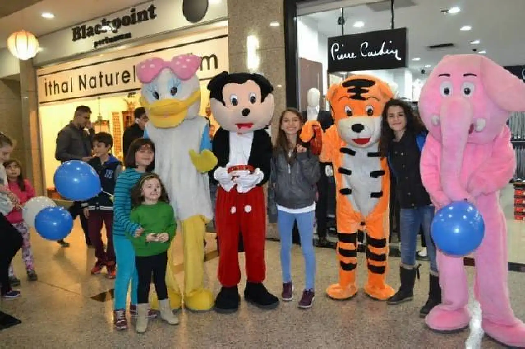 Barutçuoğlu AVM çocukları şaşırttı