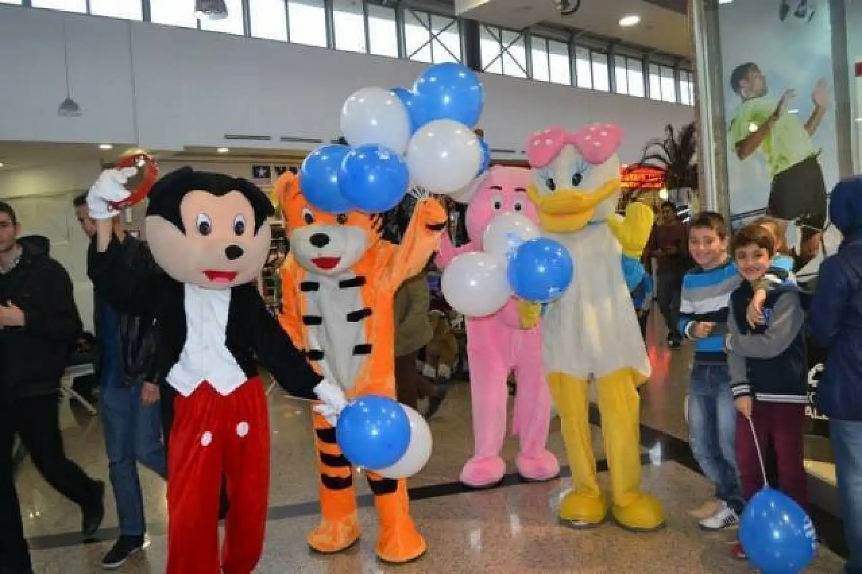 Barutçuoğlu AVM çocukları şaşırttı