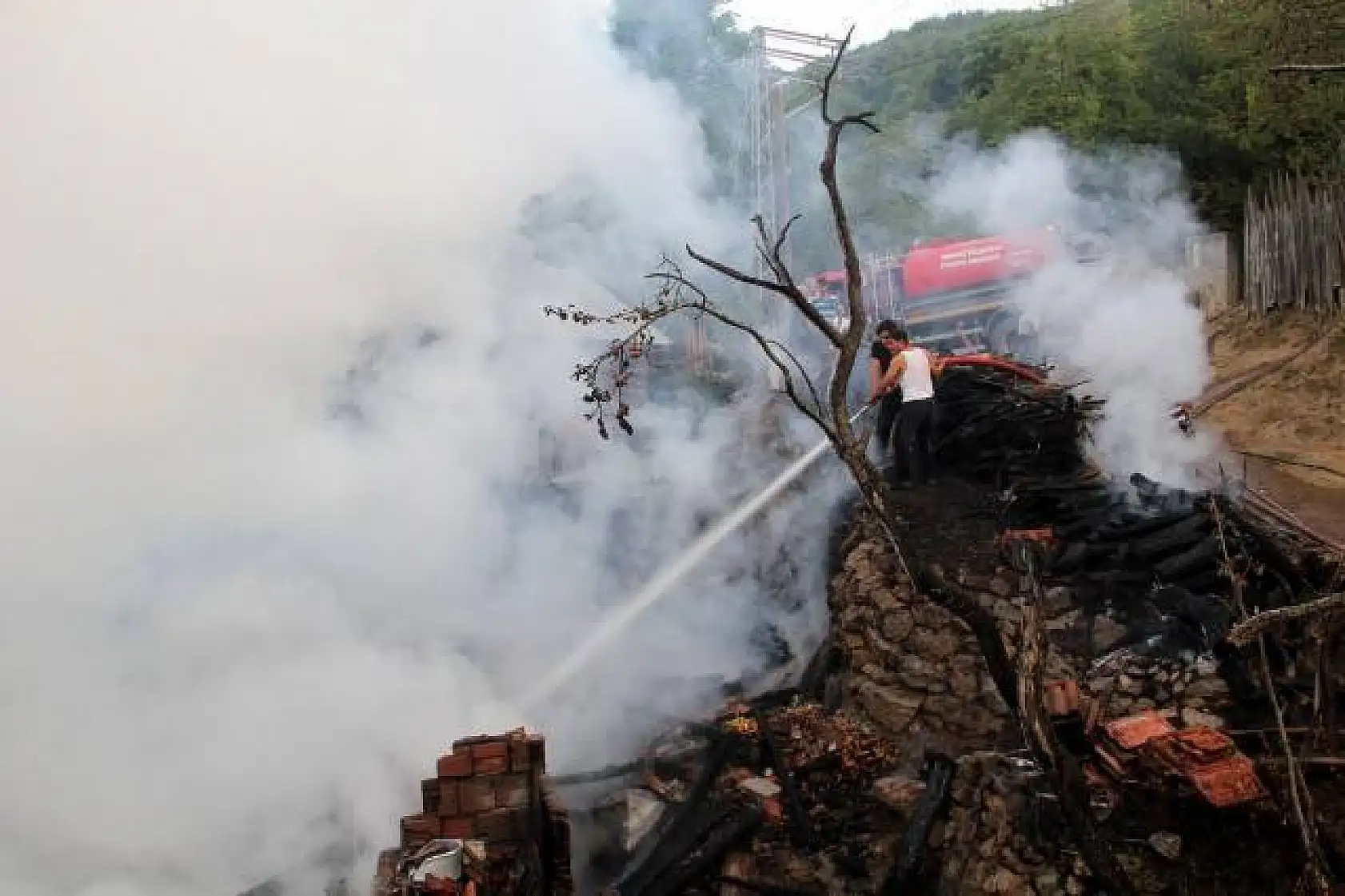 14 yaşındaki çocuk çıkan yangında öldü