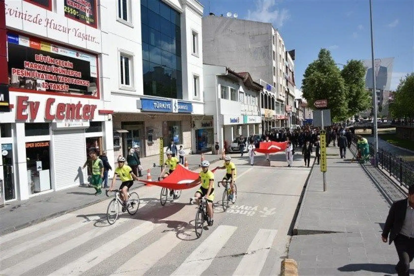 19 Mayıs Atatürk'ü Anma, Gençlik ve Spor Bayramı kutlandı