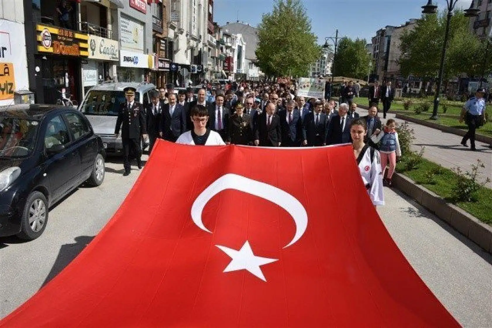 19 Mayıs Atatürk'ü Anma, Gençlik ve Spor Bayramı kutlandı