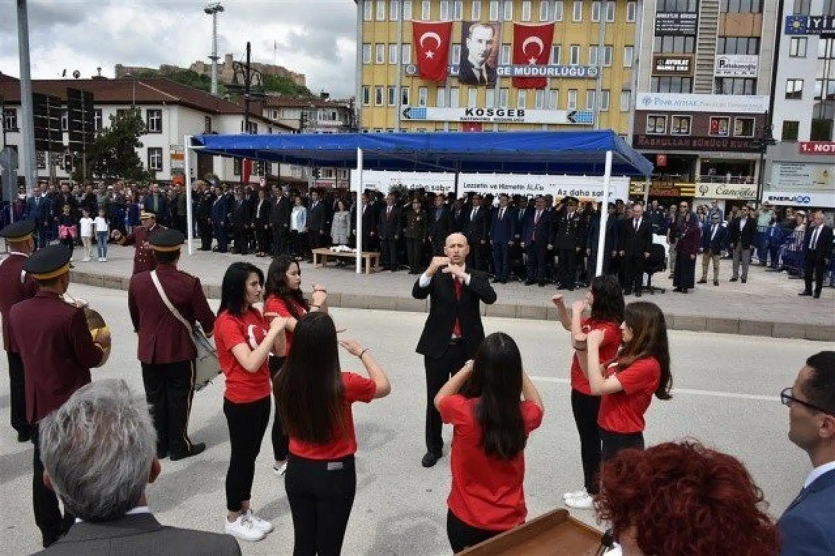 19 Mayıs Atatürk'ü Anma, Gençlik ve Spor Bayramı kutlandı
