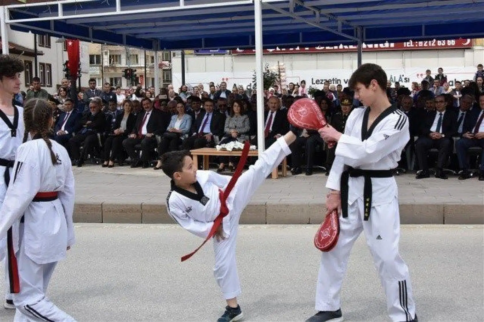 19 Mayıs Atatürk'ü Anma, Gençlik ve Spor Bayramı kutlandı