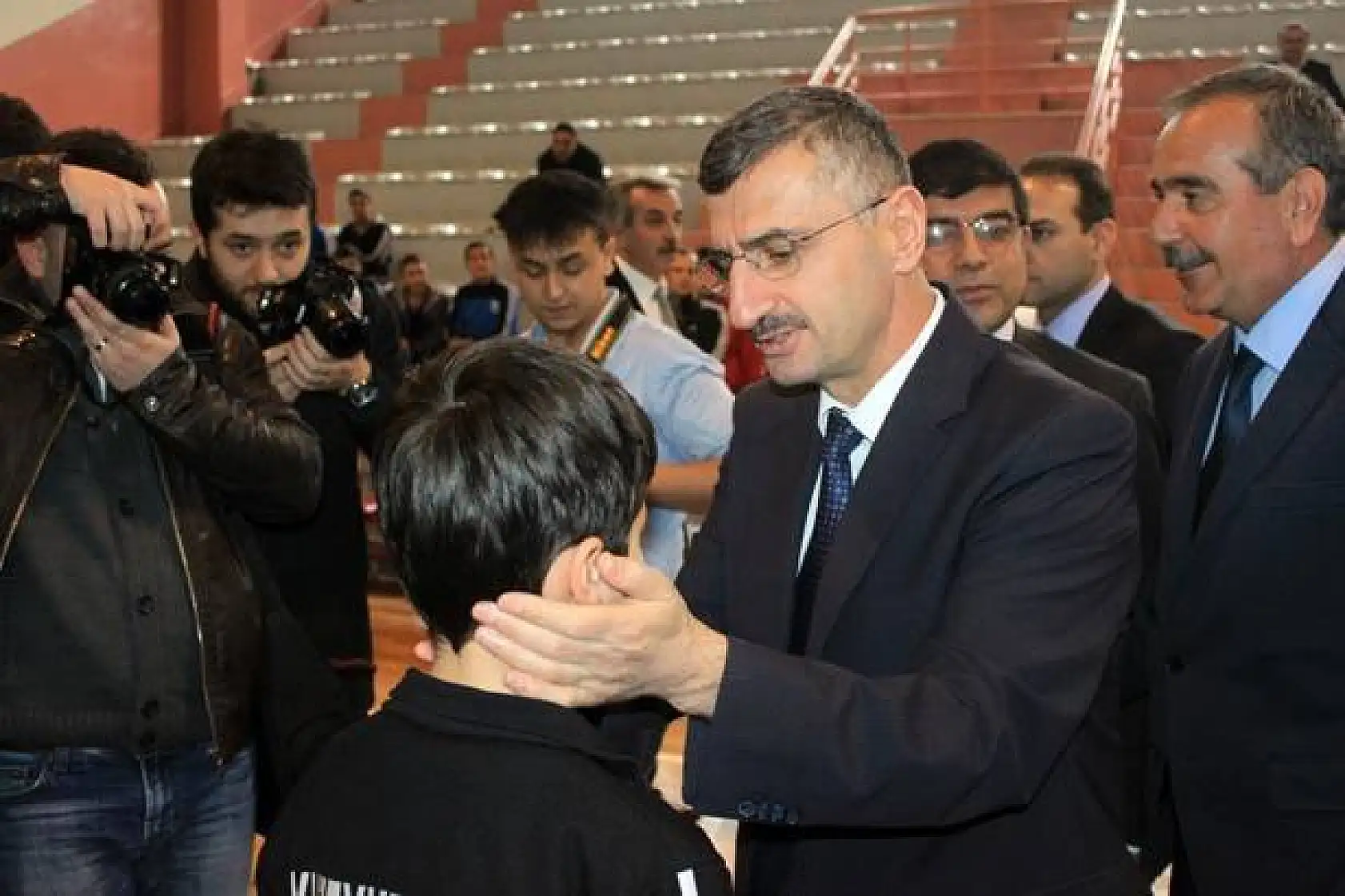 Amatör Spor Kulüplerine malzeme yardım töreni