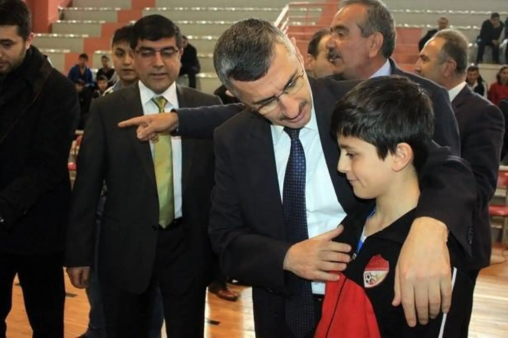 Amatör Spor Kulüplerine malzeme yardım töreni