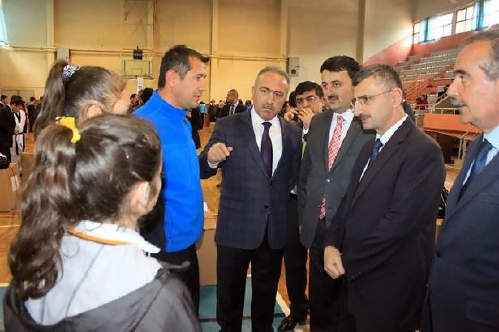 Amatör Spor Kulüplerine malzeme yardım töreni