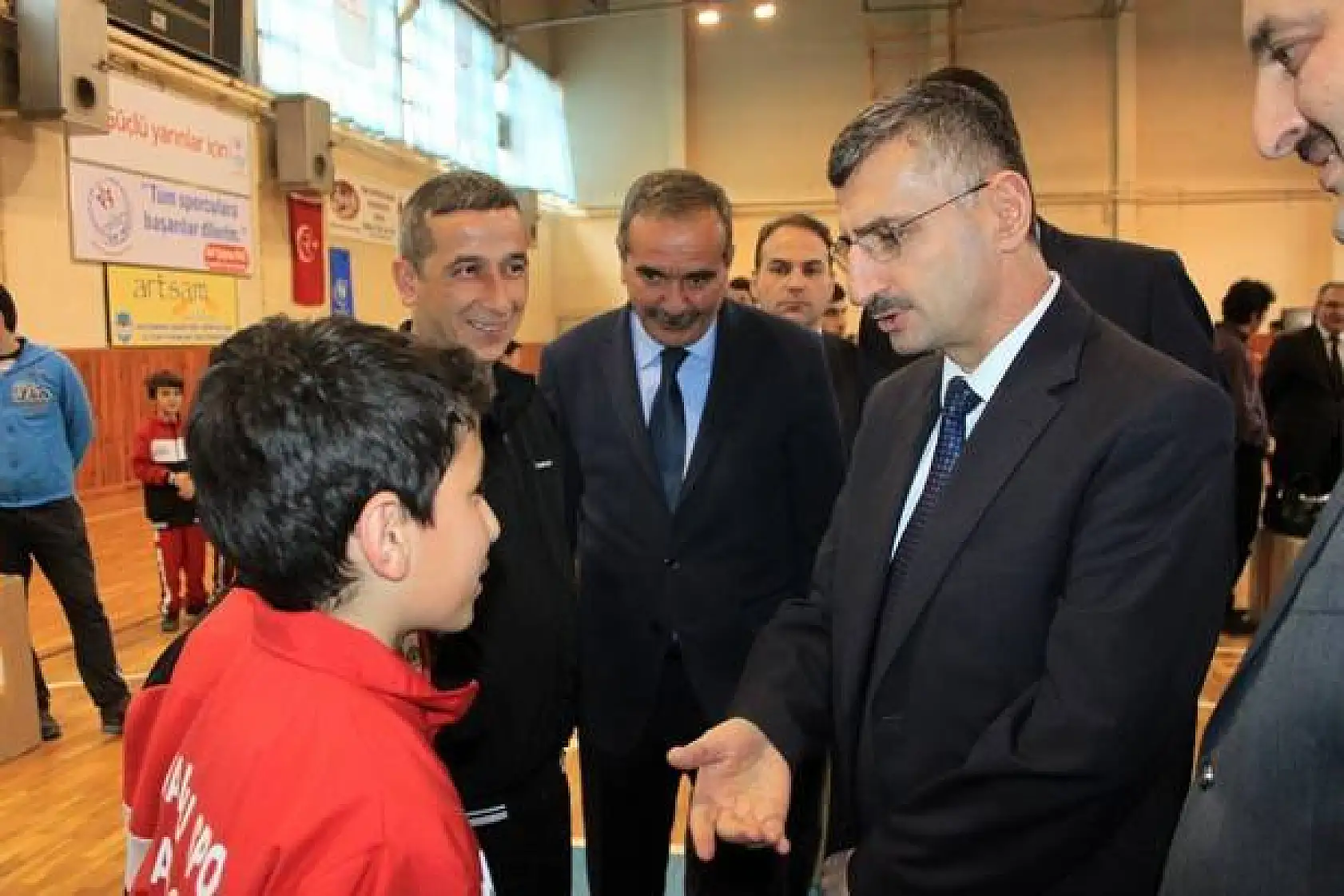 Amatör Spor Kulüplerine malzeme yardım töreni