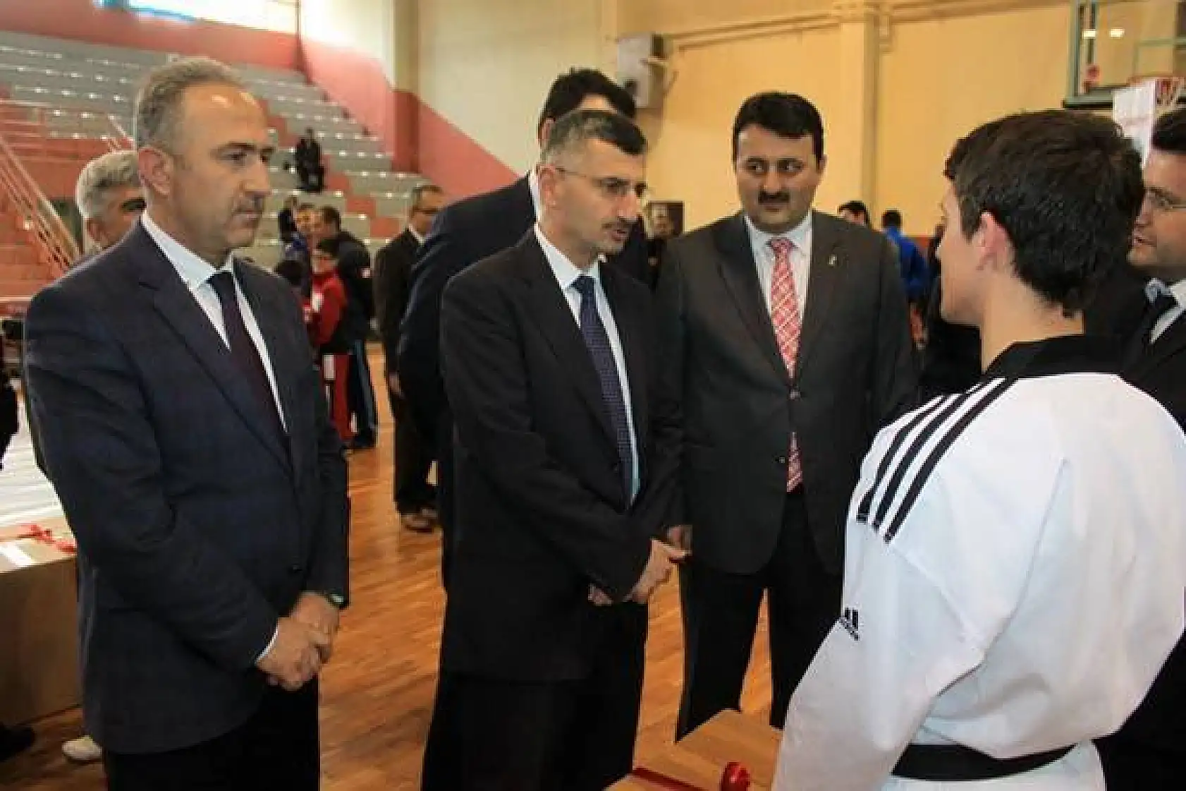 Amatör Spor Kulüplerine malzeme yardım töreni