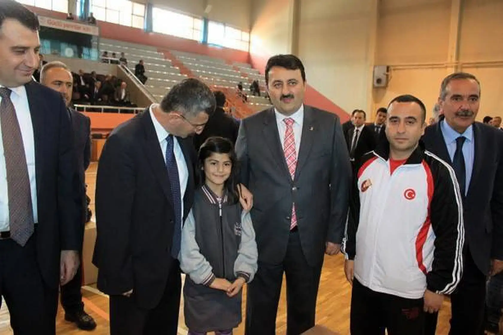 Amatör Spor Kulüplerine malzeme yardım töreni