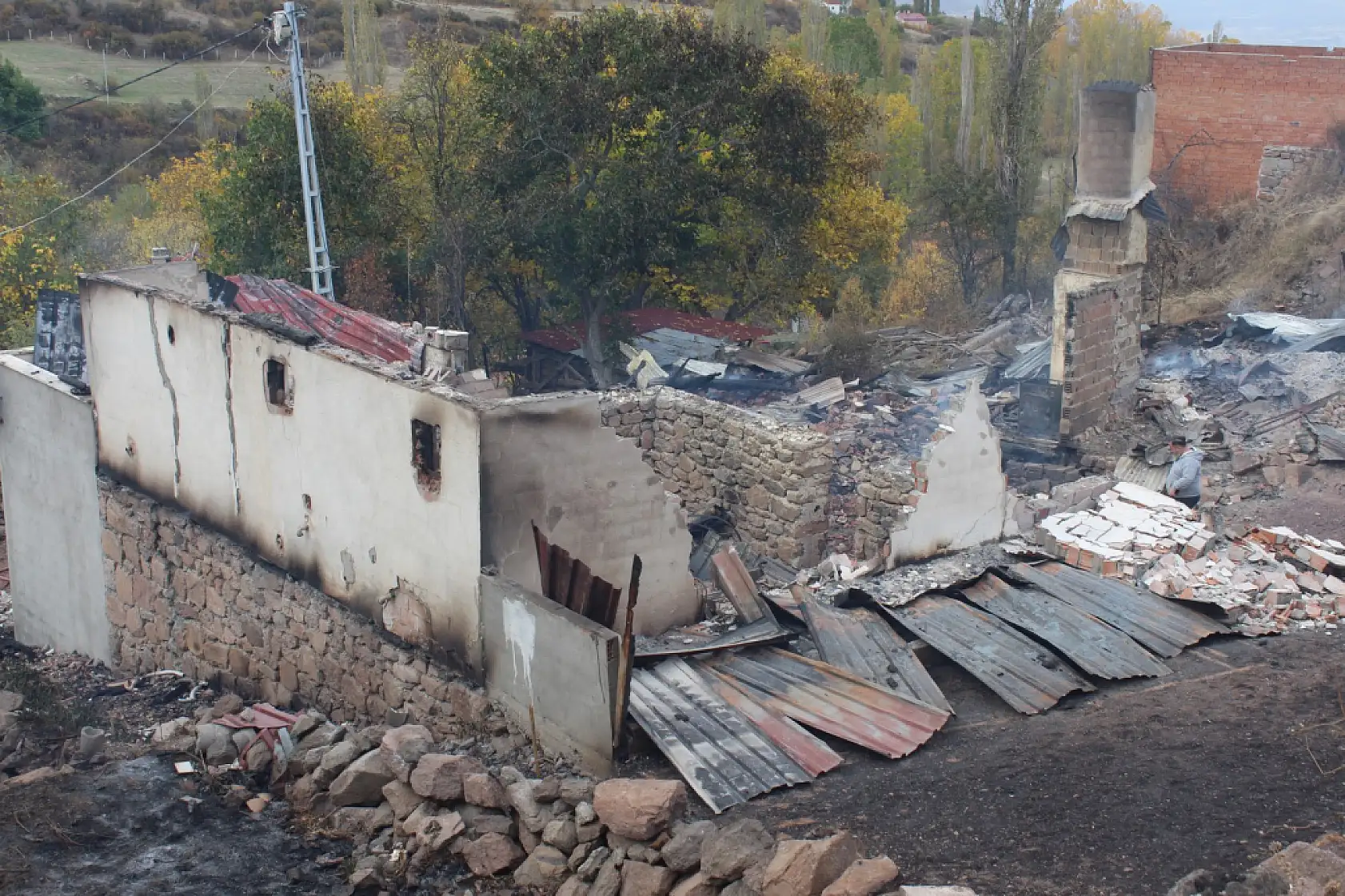 47 evin yandığı yangından geriye kalanlar!