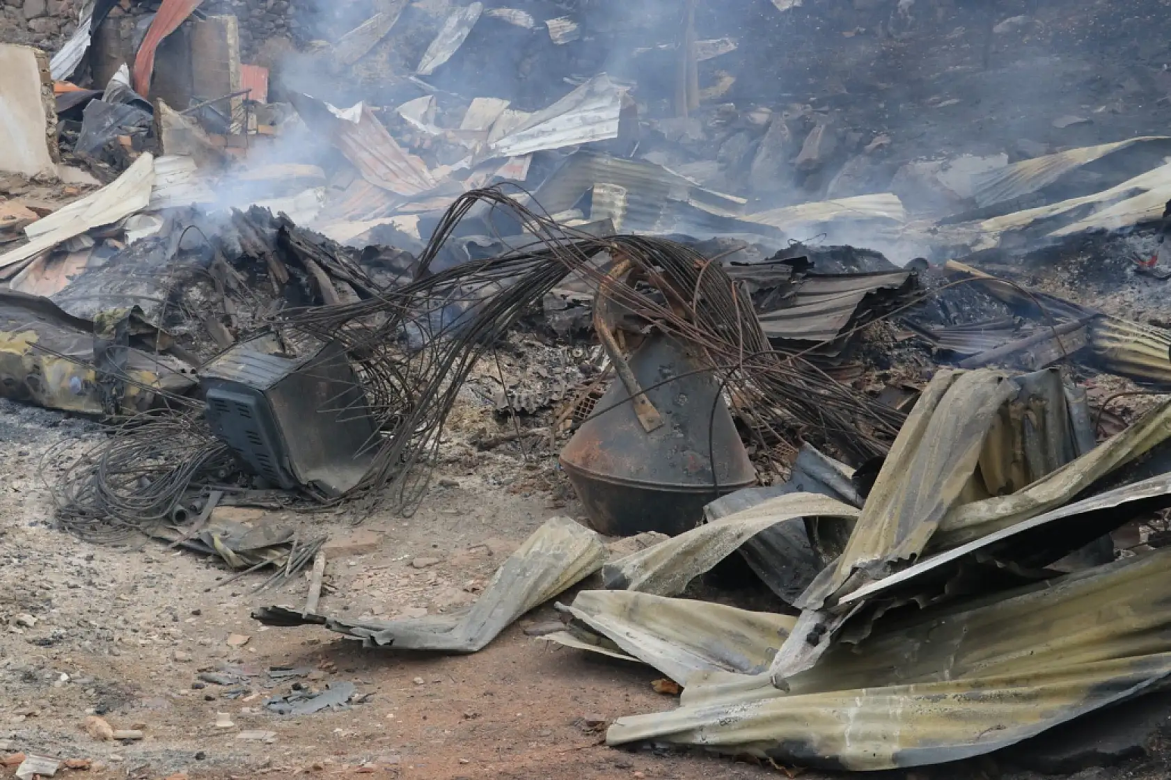 47 evin yandığı yangından geriye kalanlar!