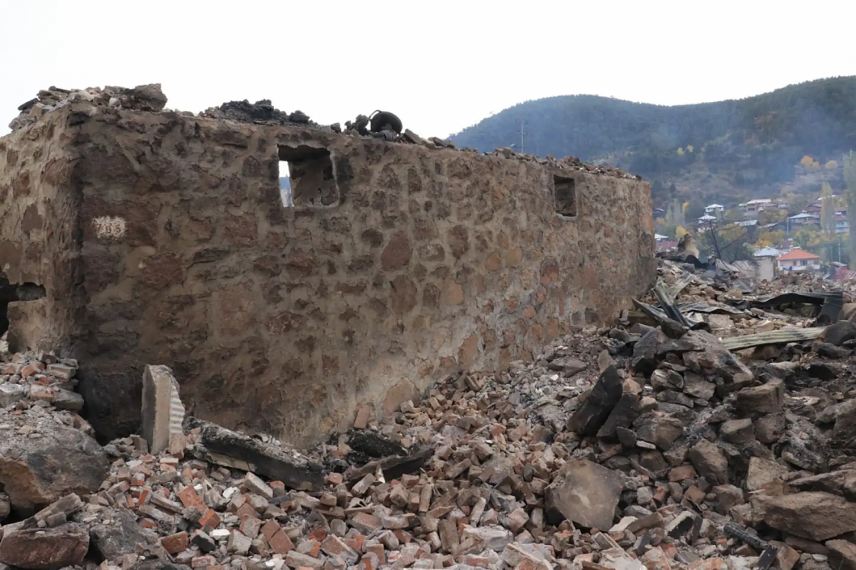 47 evin yandığı yangından geriye kalanlar!