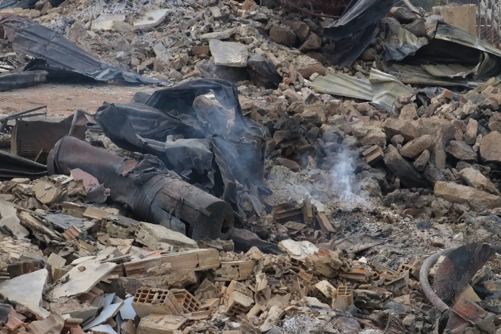 47 evin yandığı yangından geriye kalanlar!