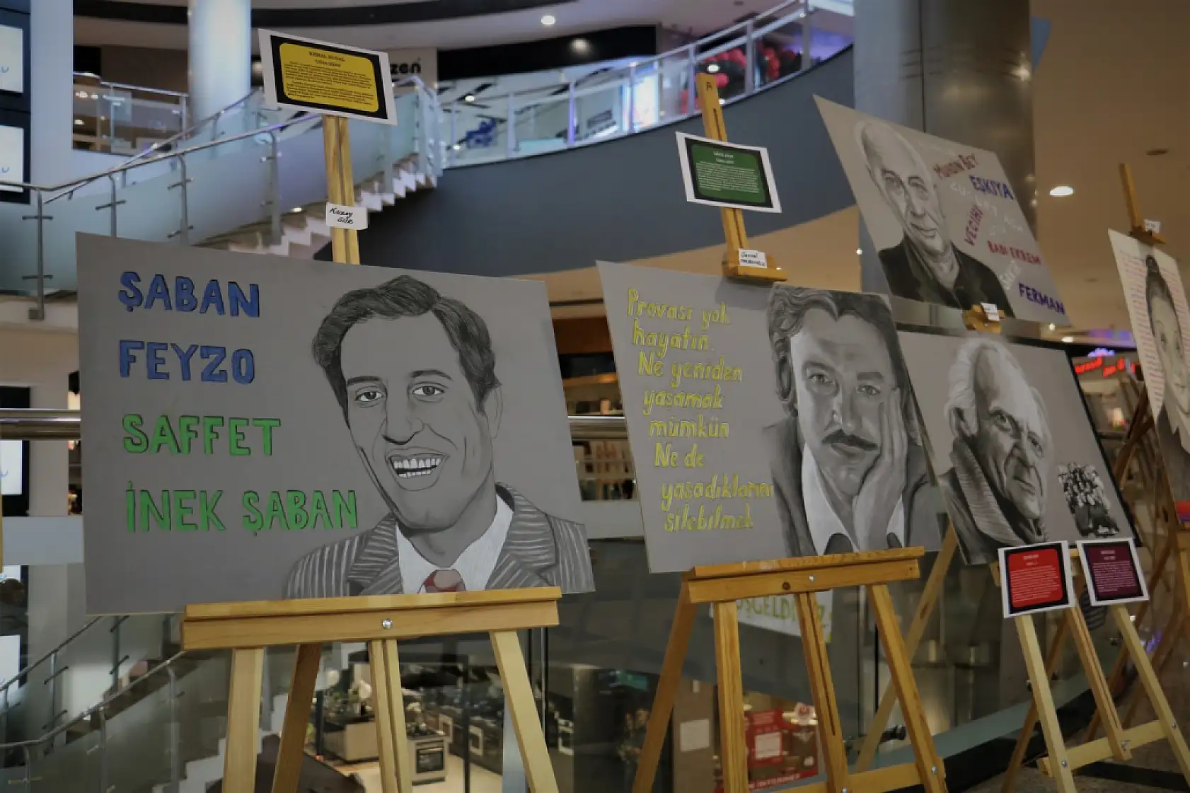 İsmi tarihe geçen insanların resmedildiği sergi