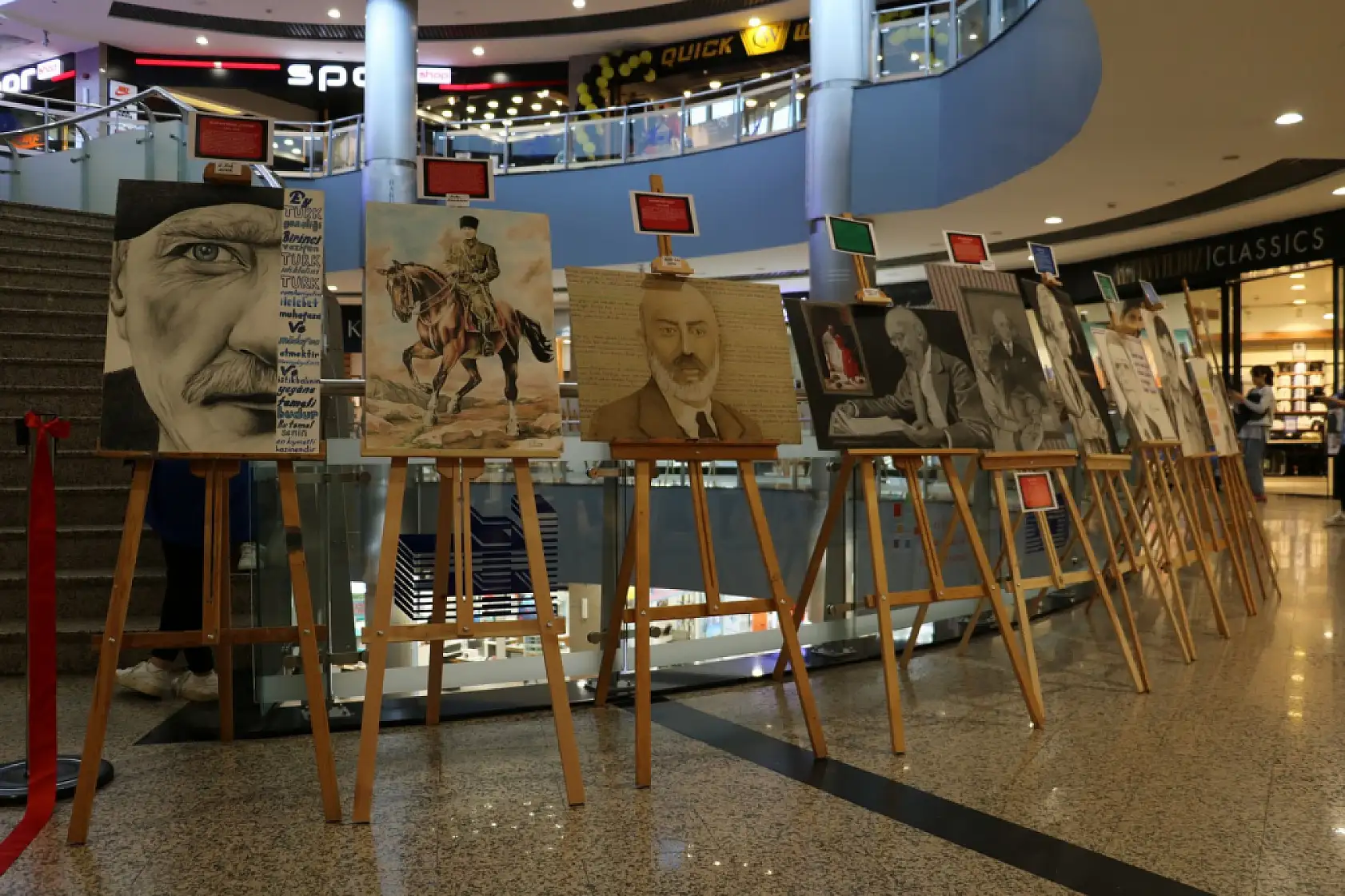 İsmi tarihe geçen insanların resmedildiği sergi