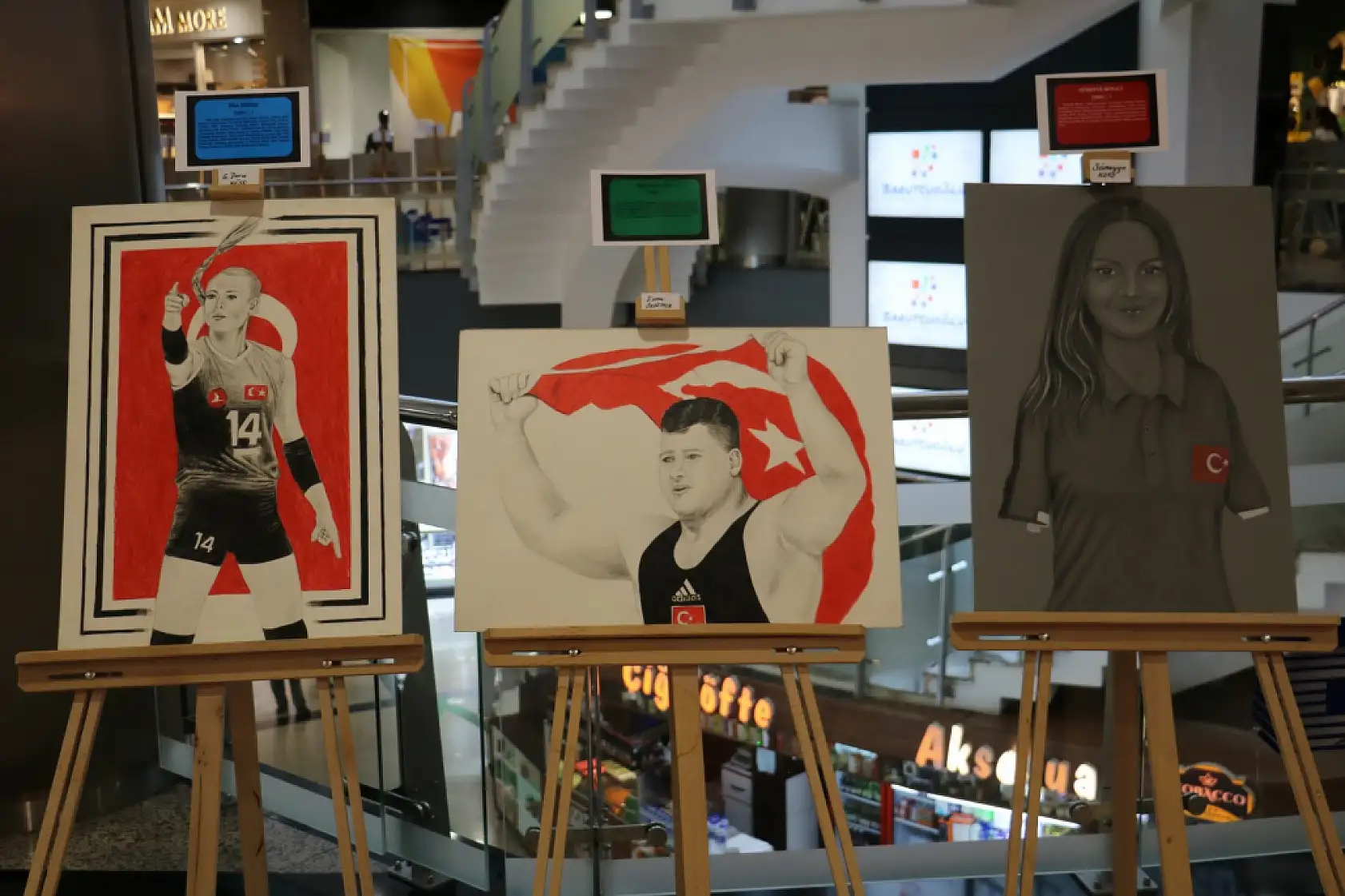 İsmi tarihe geçen insanların resmedildiği sergi