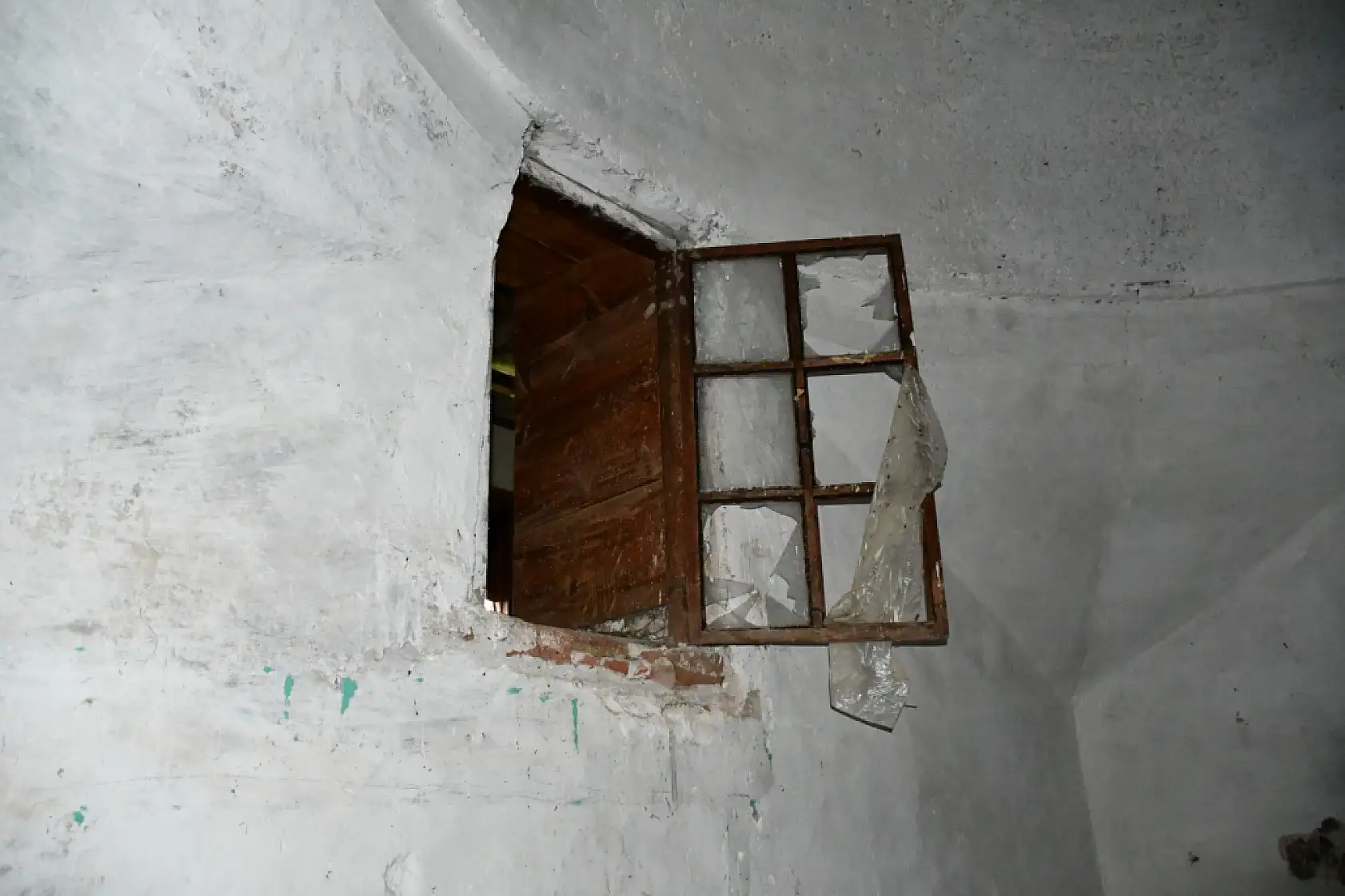 Kiliseden camiye! Tarihi yapı definecilerin hedefi oldu