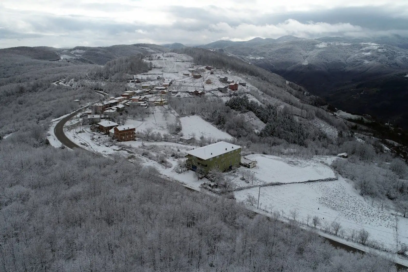 Kastamonu'da kar yağışı kartpostallık manzaralar oluşturdu