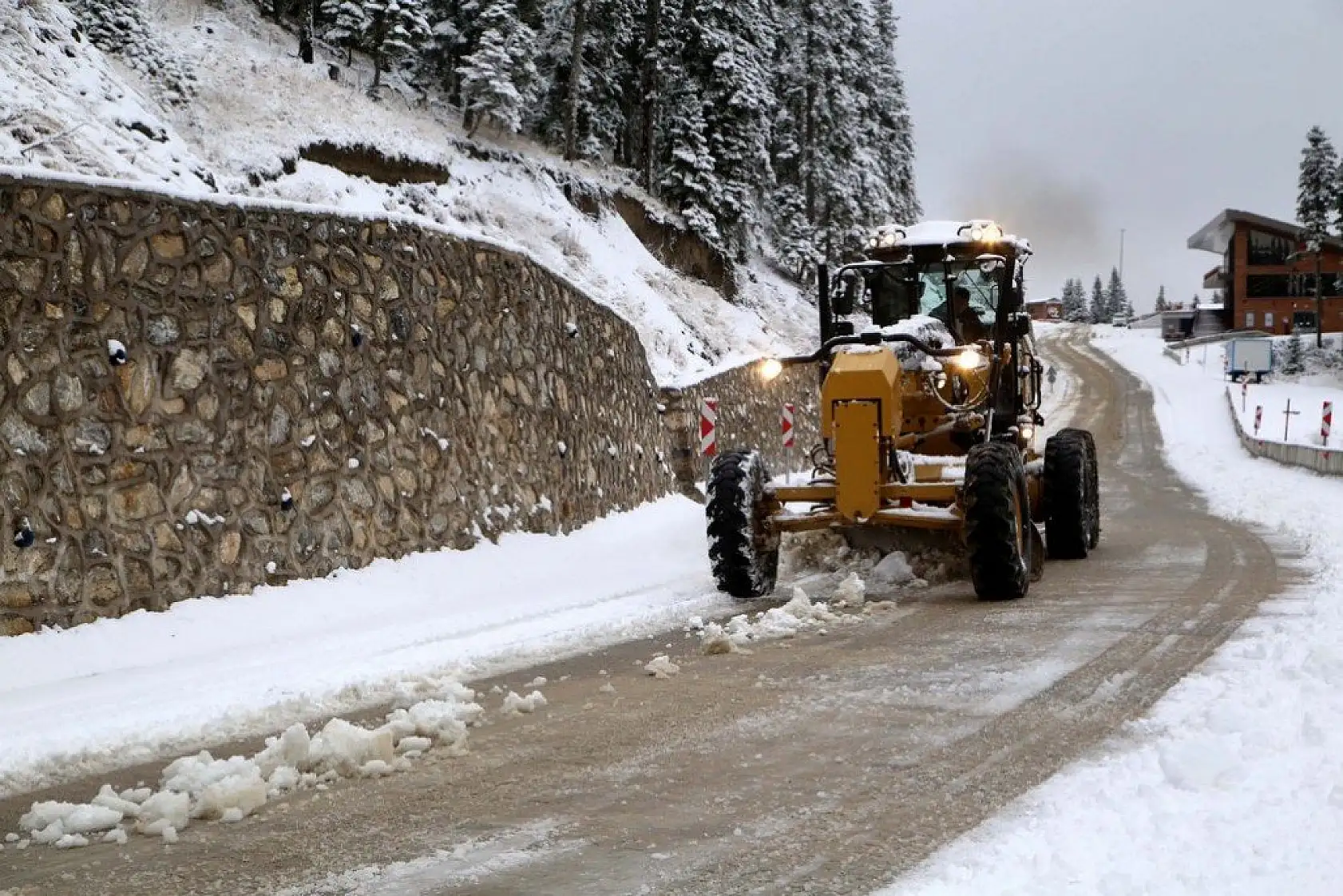 Ilgaz Dağı'nda kar etkili oluyor