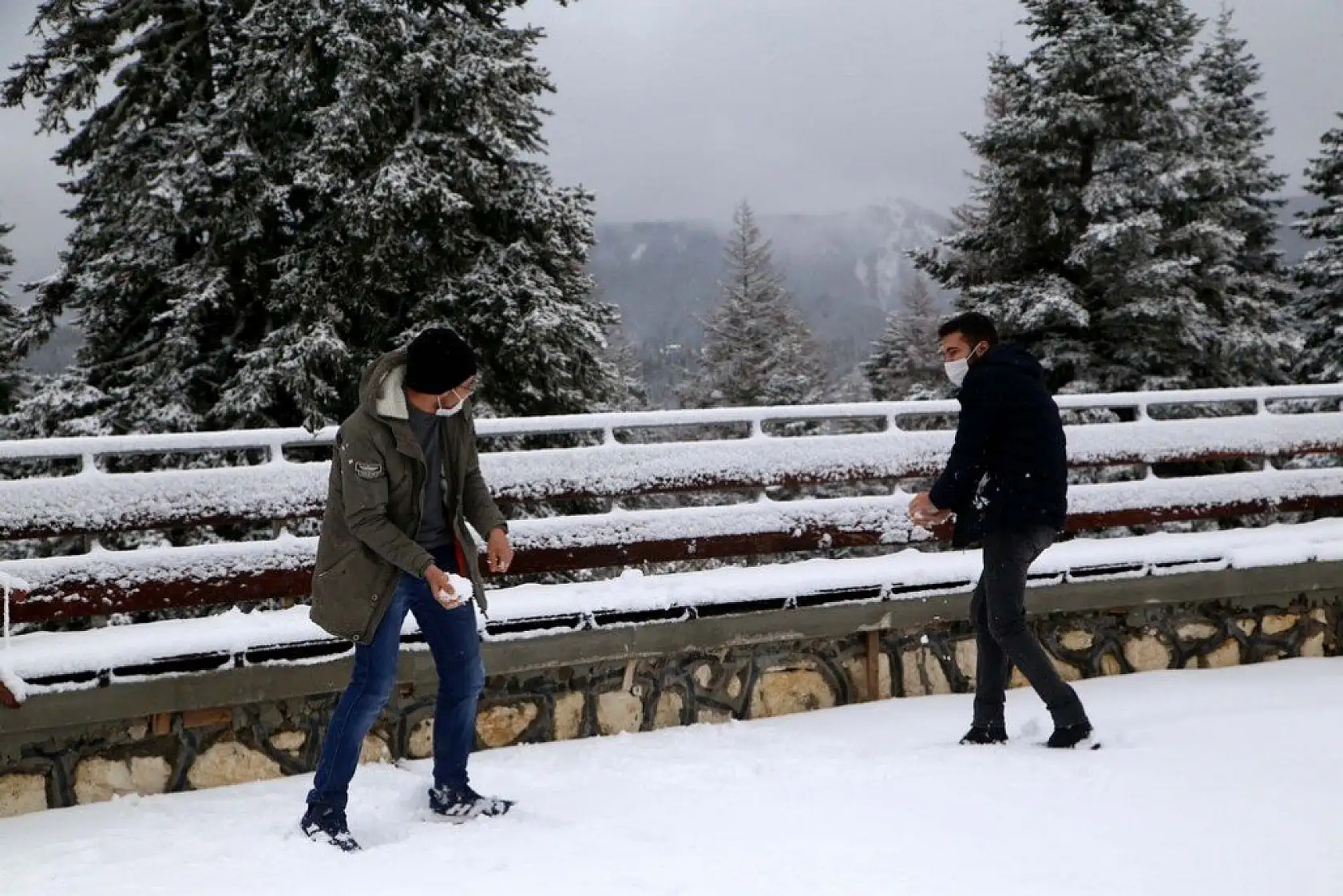 Ilgaz Dağı'nda kar etkili oluyor