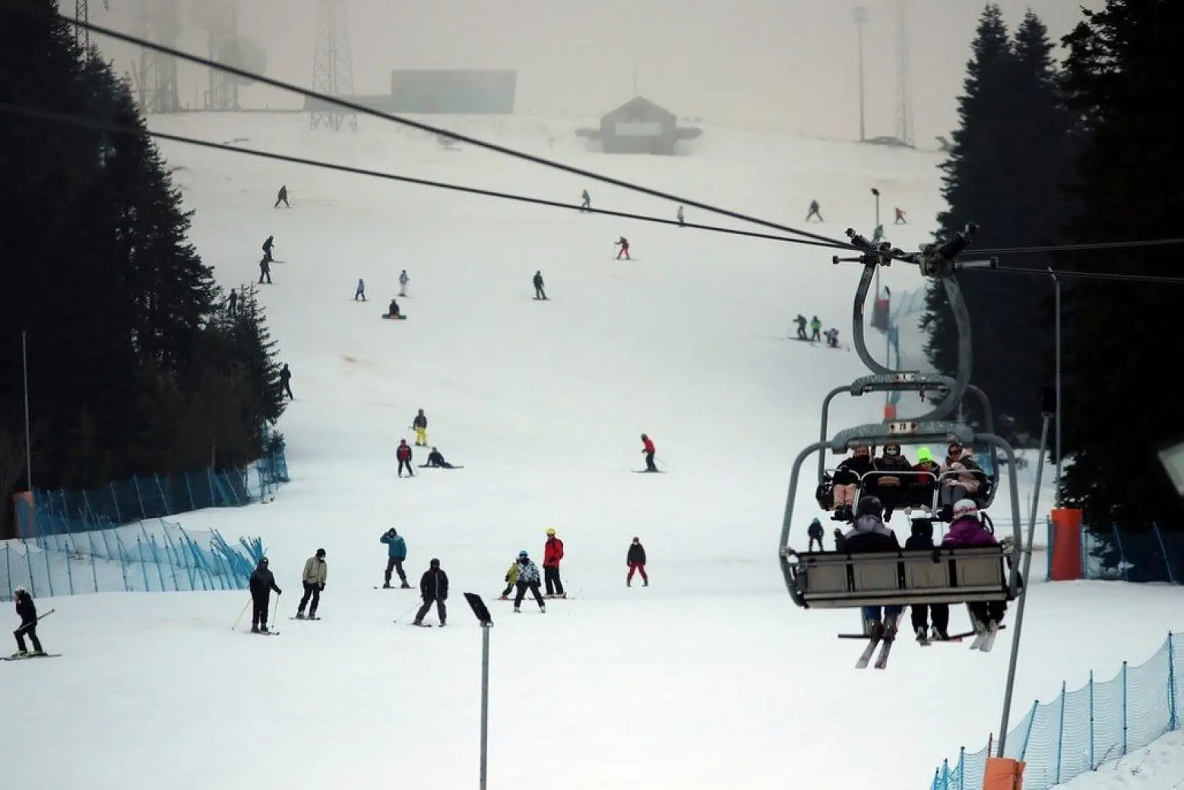 Ilgaz Dağı Kayak Merkezi'nde yoğunluk yaşanıyor