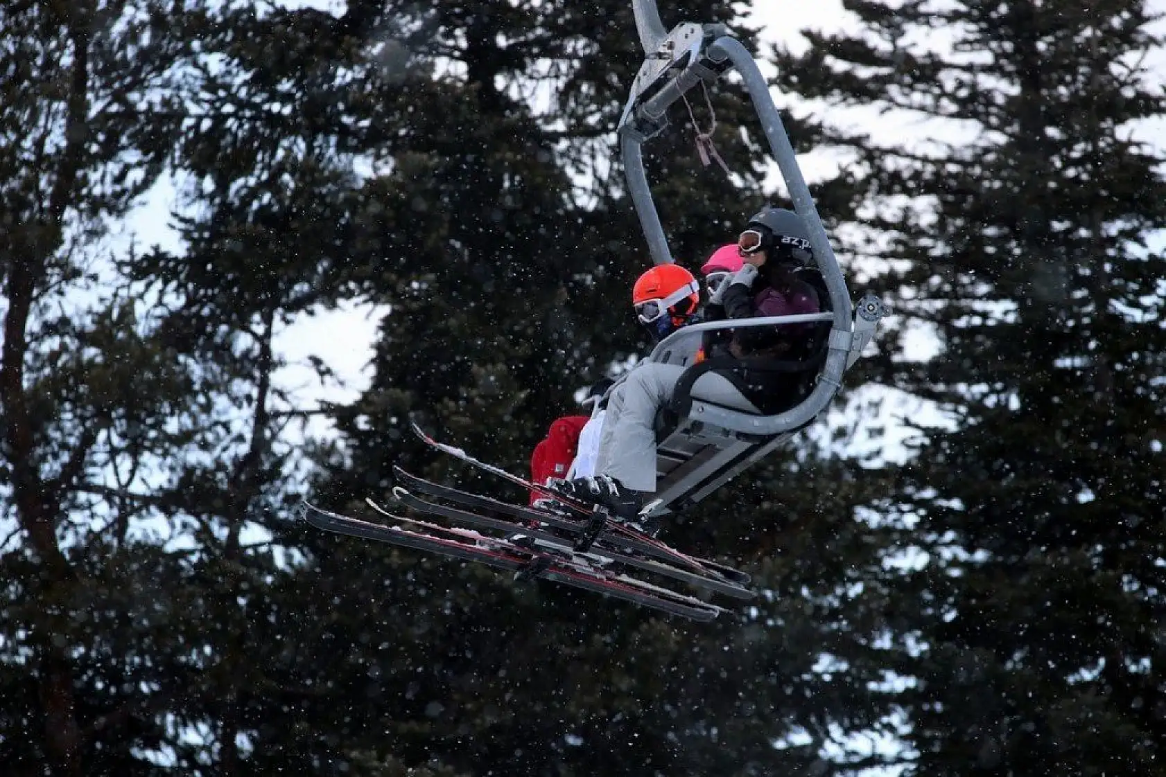 Ilgaz Dağı Kayak Merkezi'nde yoğunluk yaşanıyor