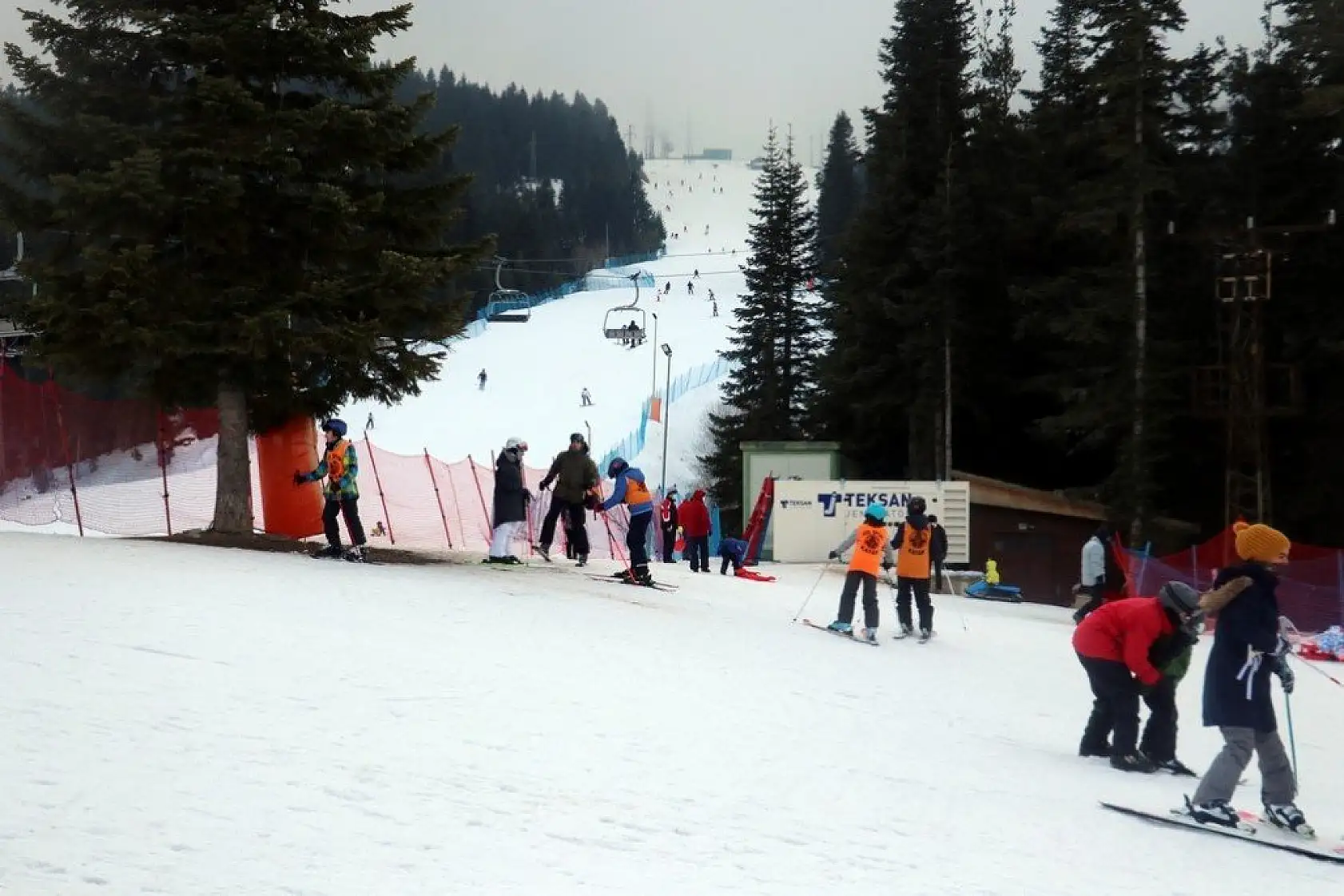 Ilgaz Dağı Kayak Merkezi'nde yoğunluk yaşanıyor