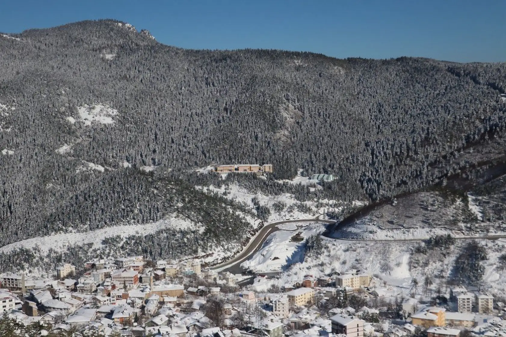 Karla kaplı Küre Dağları görsel şölen sunuyor