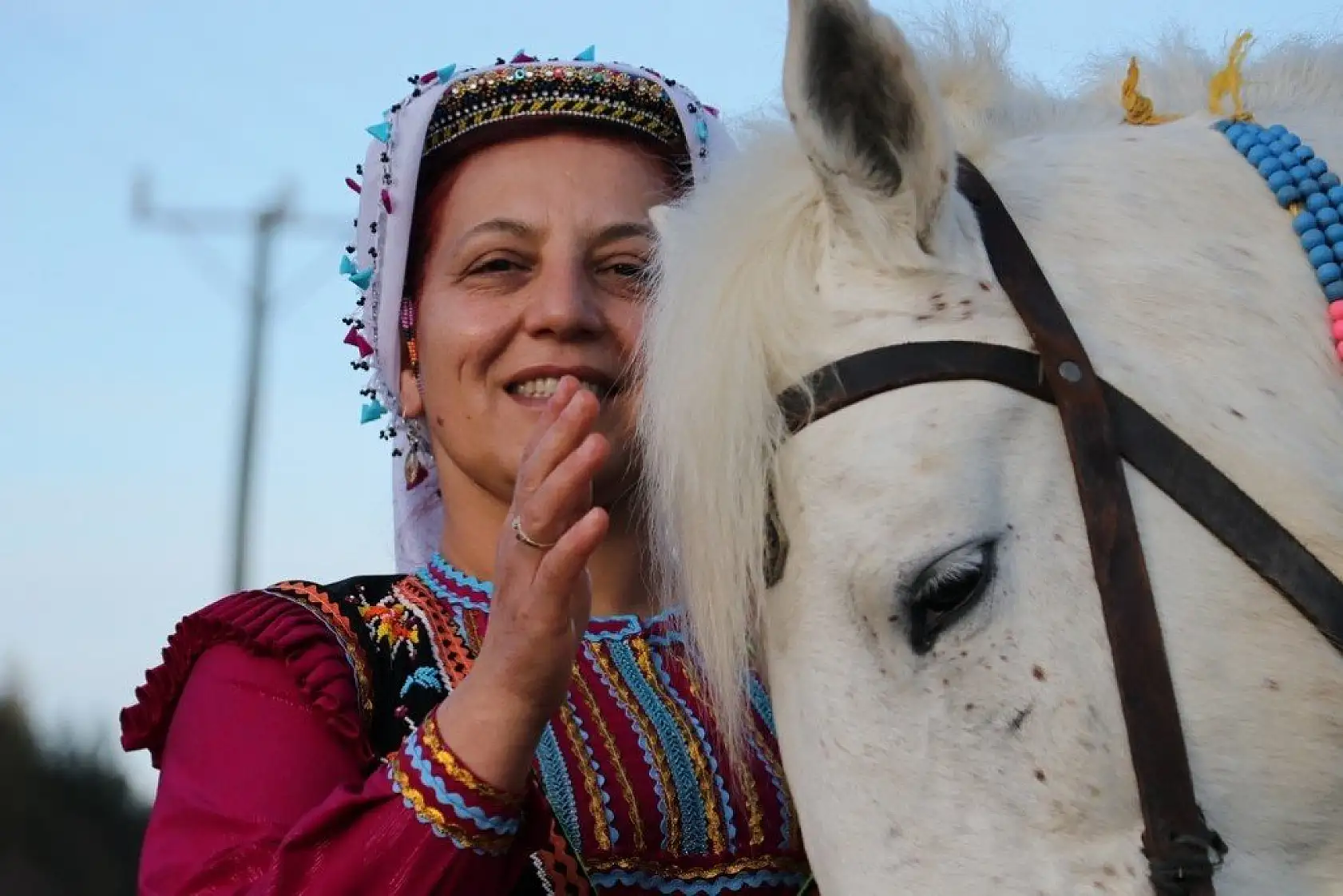 Yöresel giysideki başlıklar kadınların medeni durumuna göre değişiyor