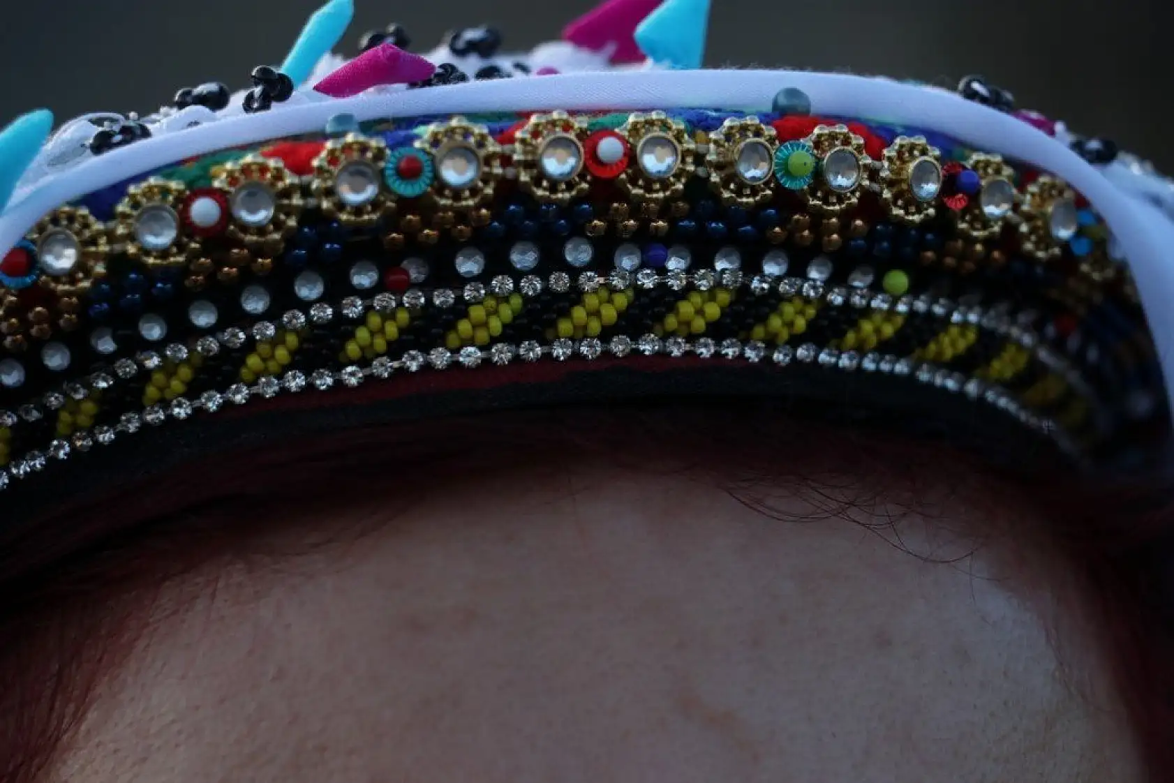 Yöresel giysideki başlıklar kadınların medeni durumuna göre değişiyor