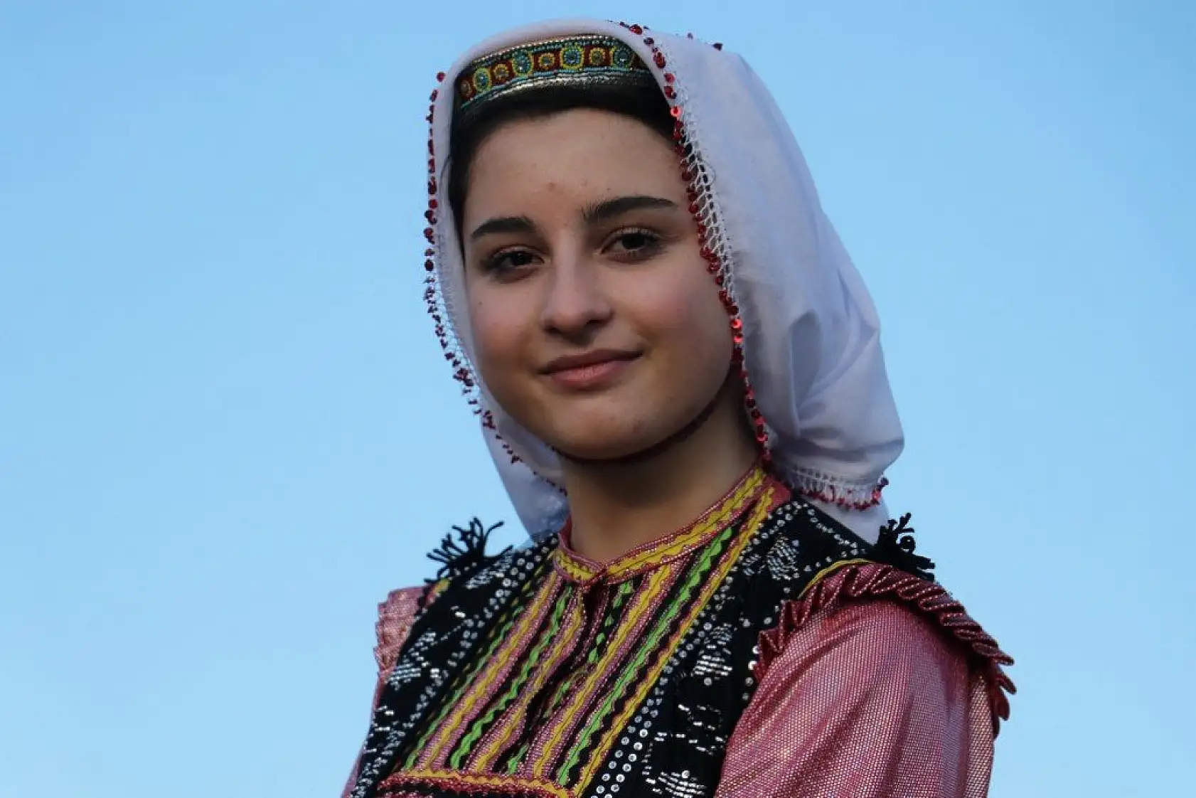 Yöresel giysideki başlıklar kadınların medeni durumuna göre değişiyor