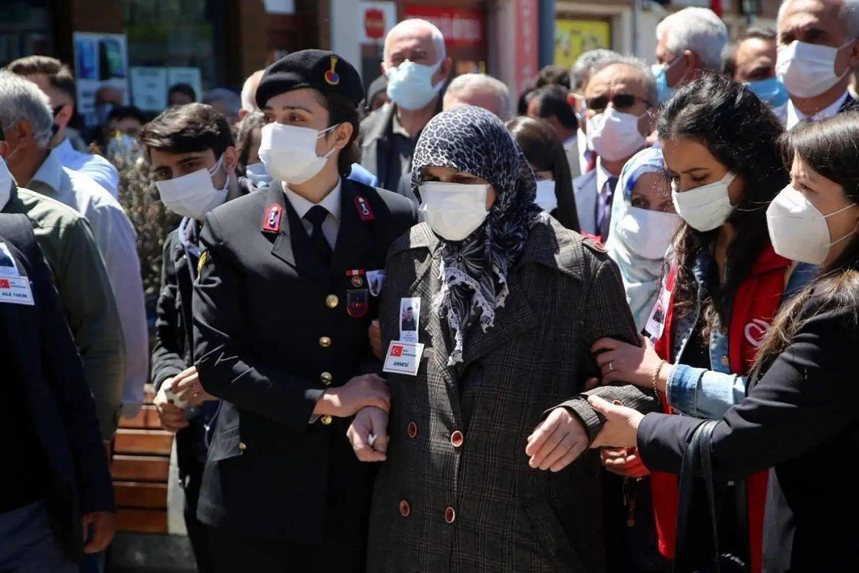 Şehit Uzman Çavuş son yolculuğuna uğurlandı