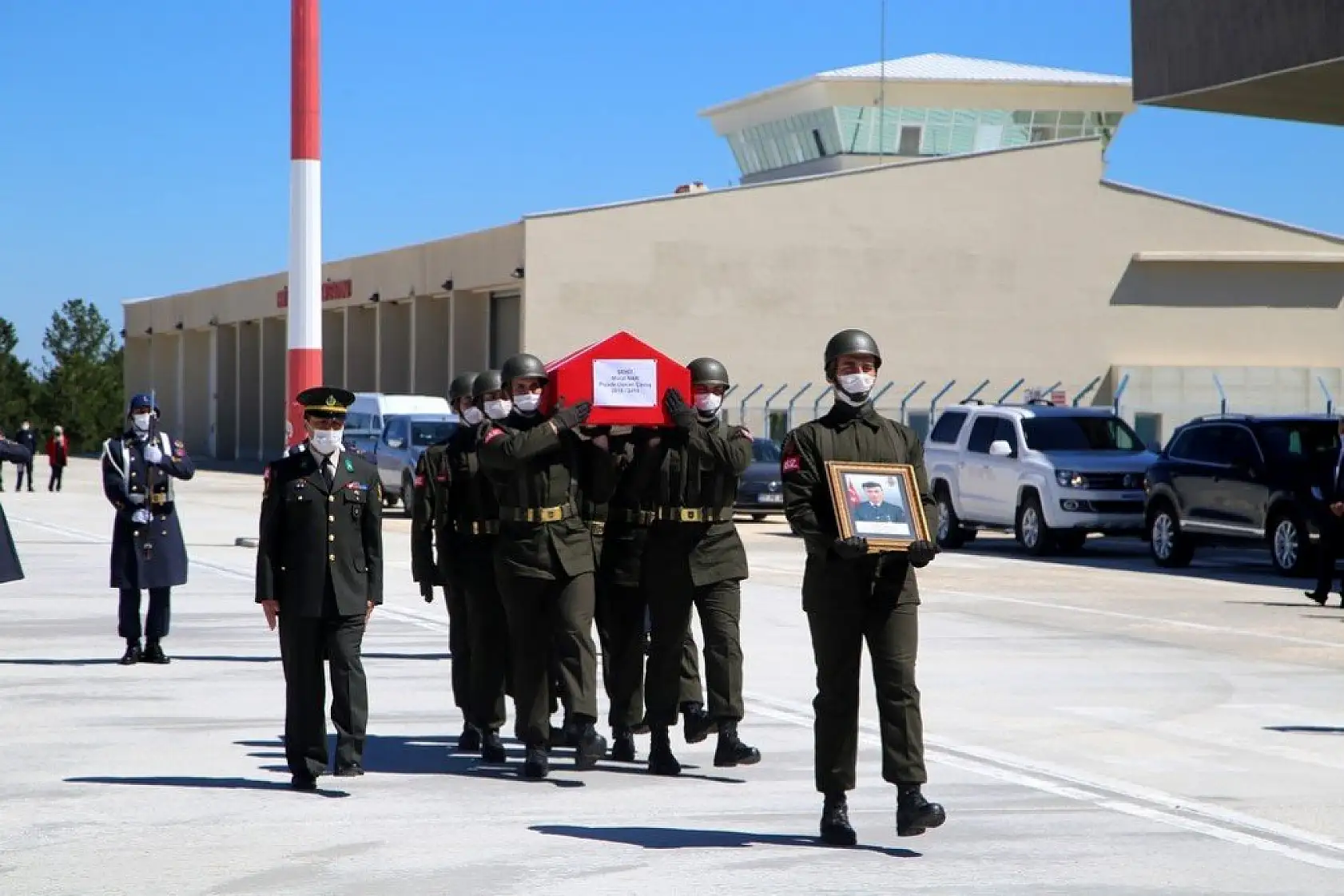 Şehit Uzman Çavuş son yolculuğuna uğurlandı