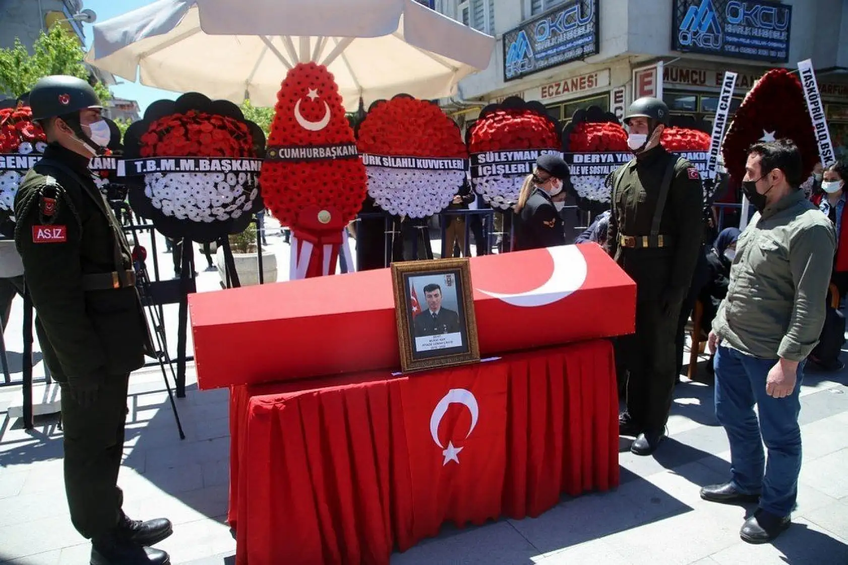 Şehit Uzman Çavuş son yolculuğuna uğurlandı