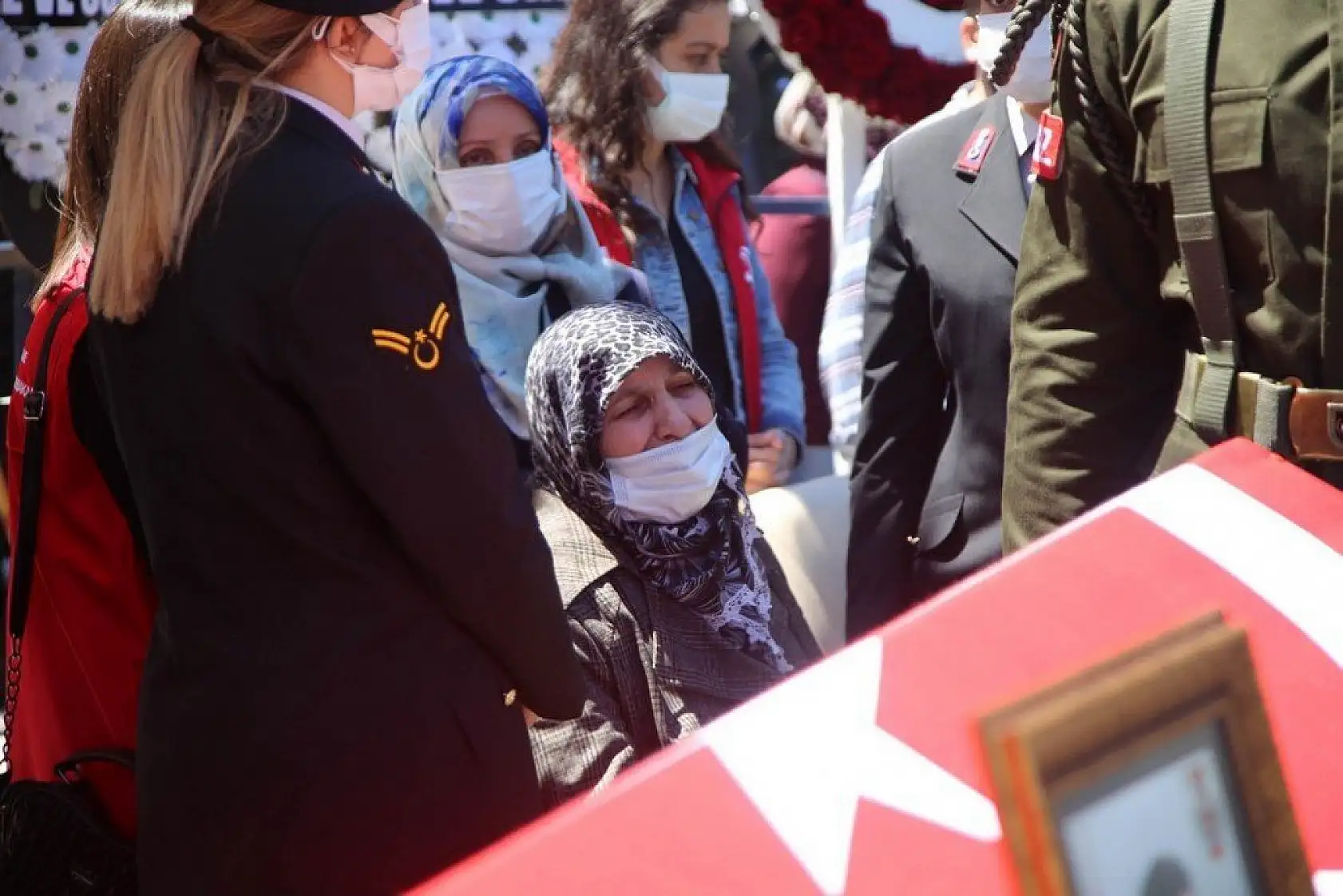 Şehit Uzman Çavuş son yolculuğuna uğurlandı