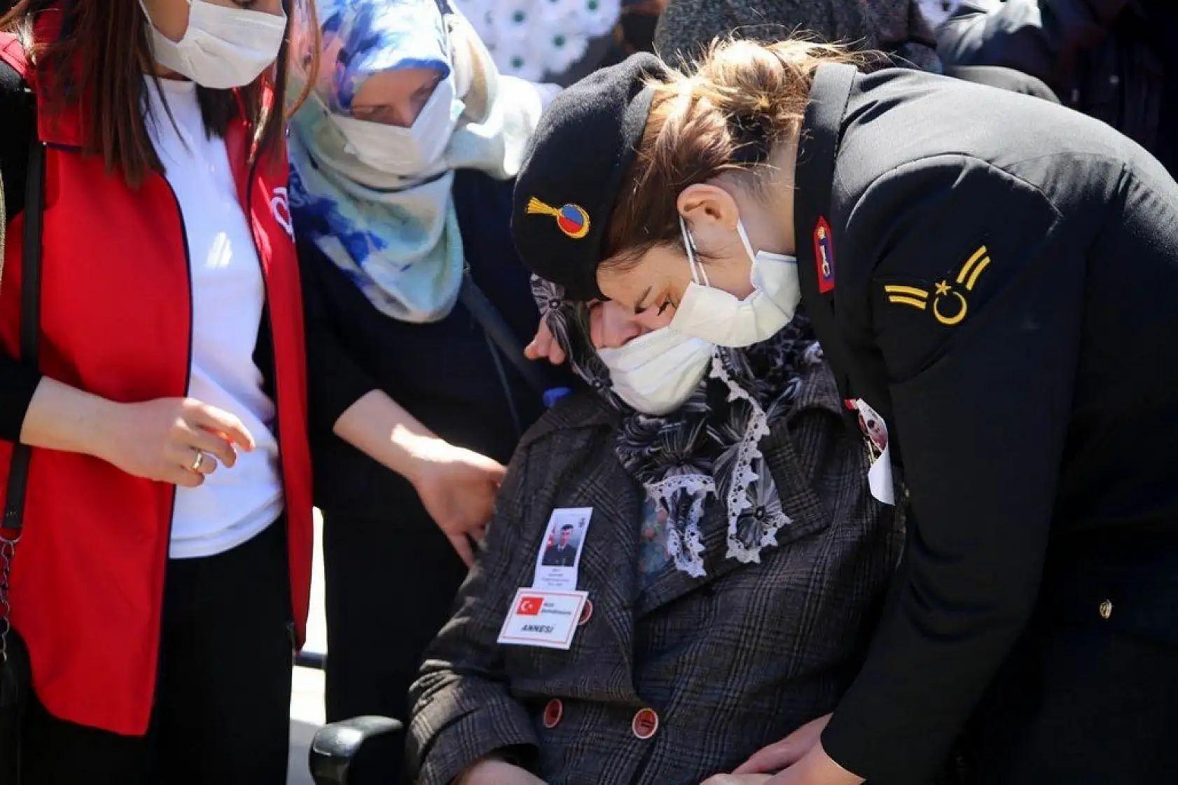 Şehit Uzman Çavuş son yolculuğuna uğurlandı