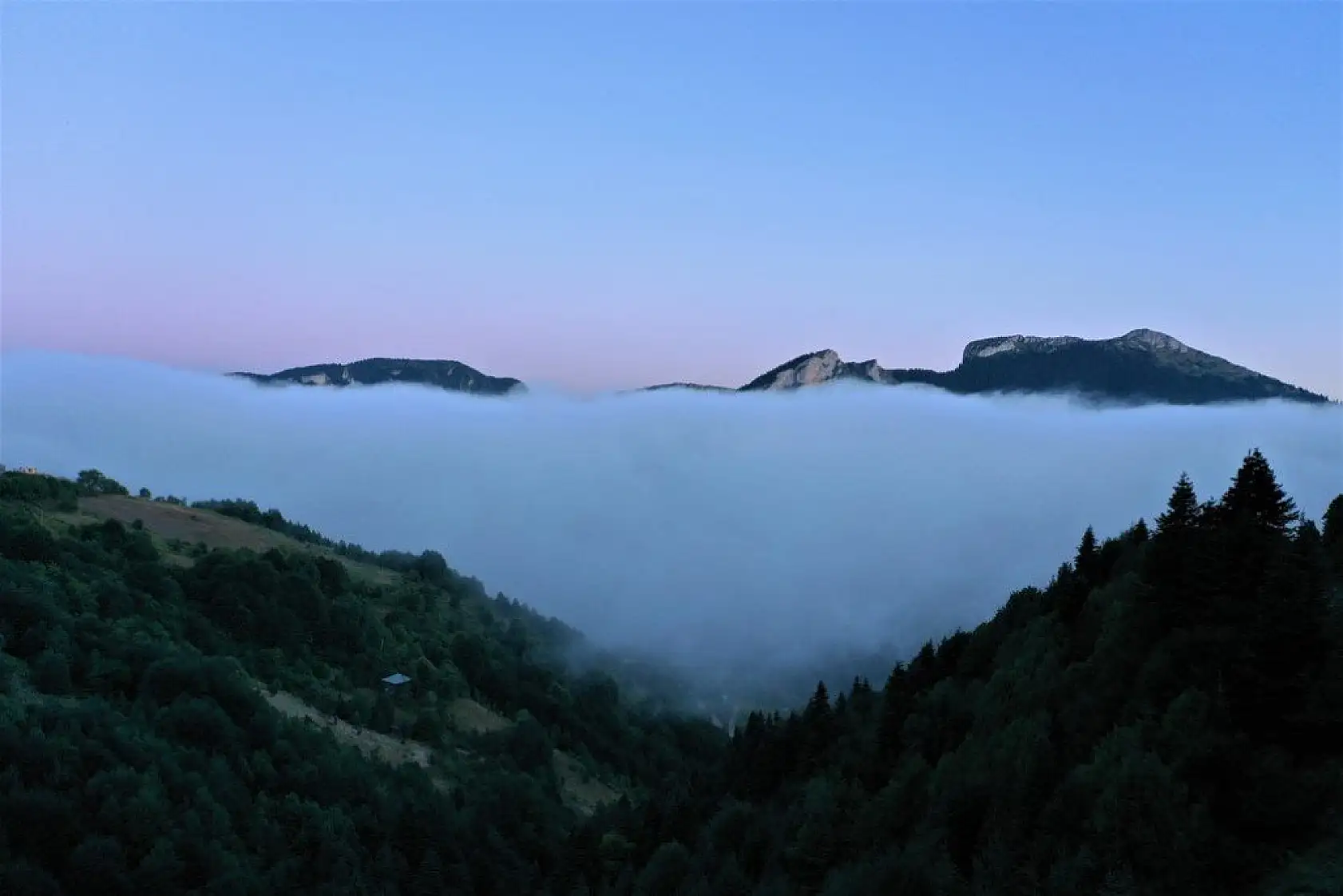 Sisle kaplanan Yaralıgöz Dağı havadan görüntülendi