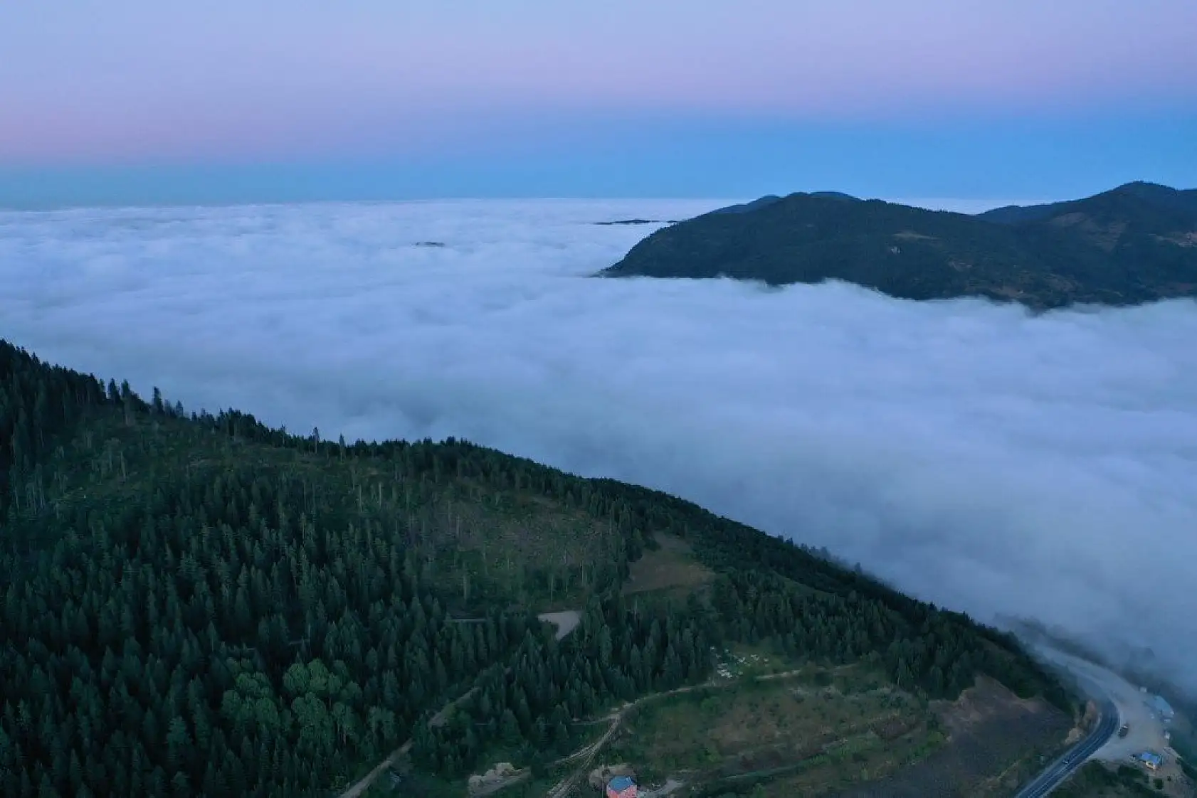 Sisle kaplanan Yaralıgöz Dağı havadan görüntülendi