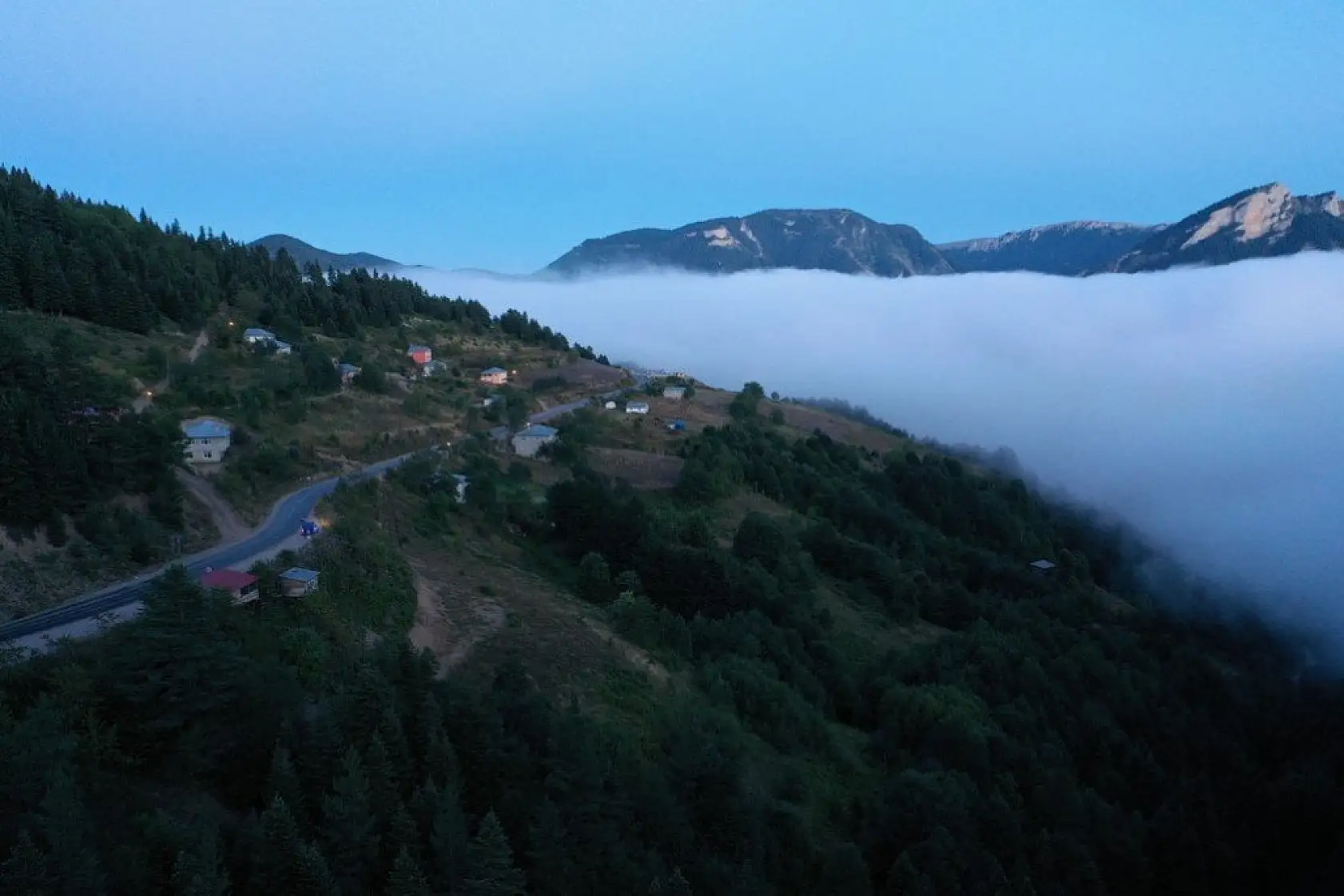 Sisle kaplanan Yaralıgöz Dağı havadan görüntülendi