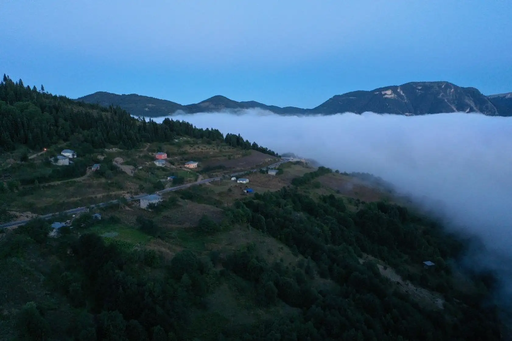 Sisle kaplanan Yaralıgöz Dağı havadan görüntülendi
