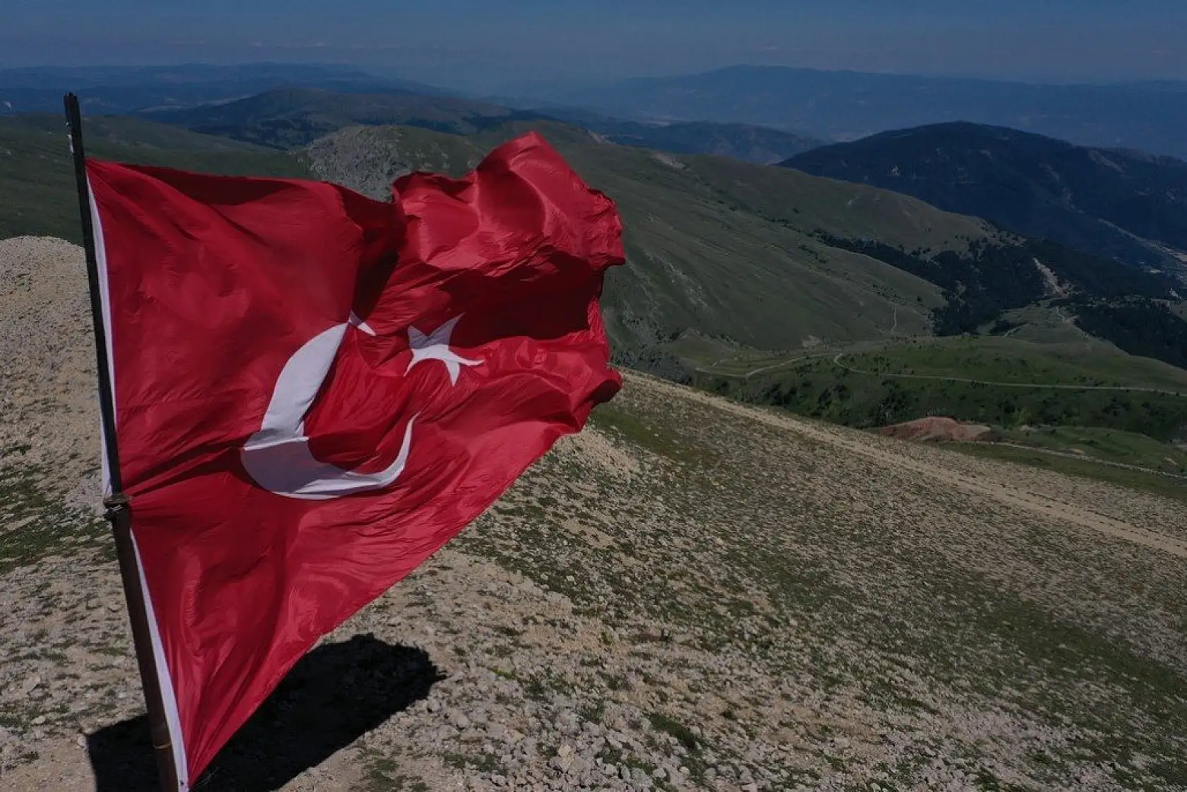 Ilgaz'ın zirvesinde bayrak nöbeti