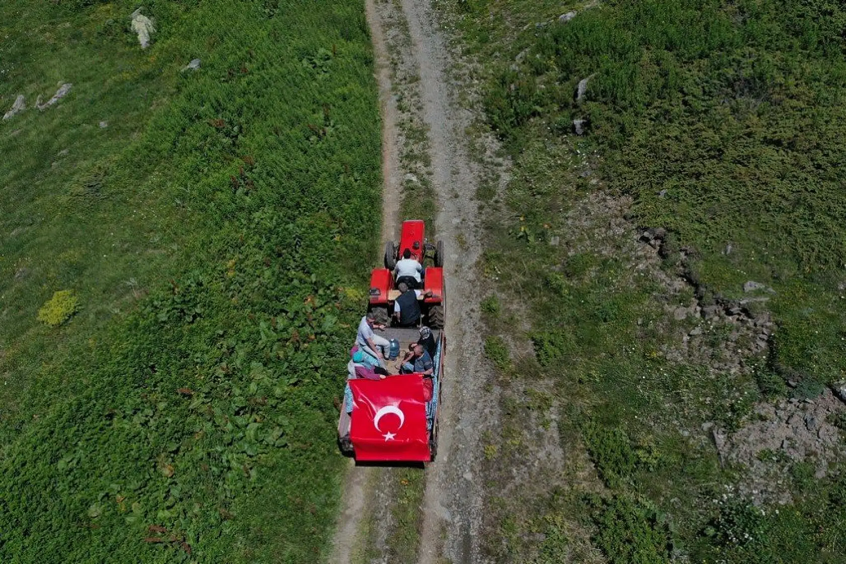 Ilgaz'ın zirvesinde bayrak nöbeti